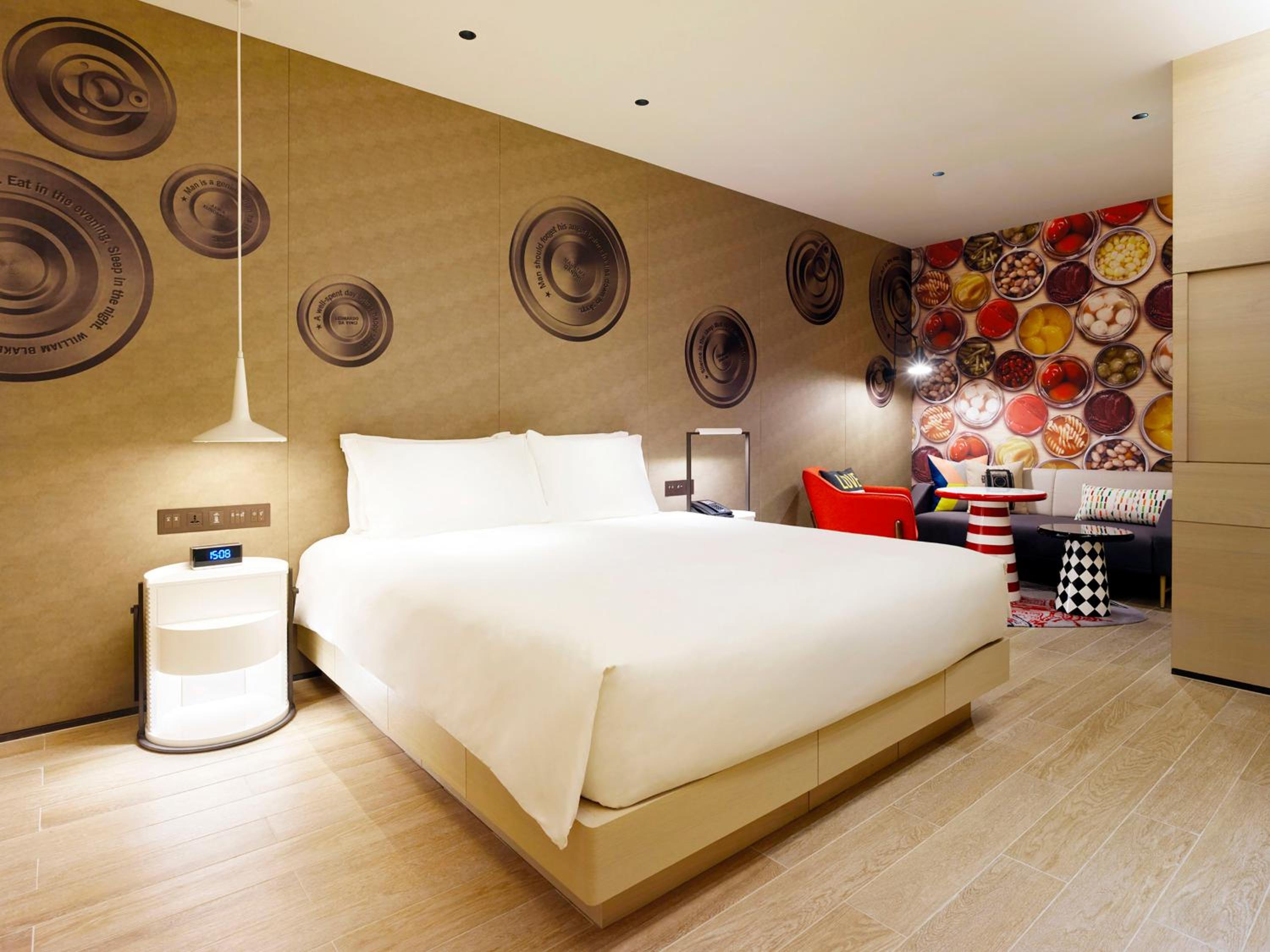 Standard King Room with City View