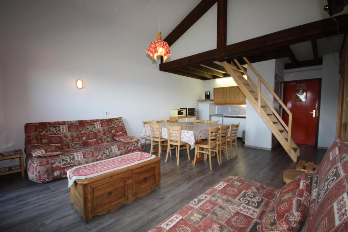 Apartment with Mountain View photo 2