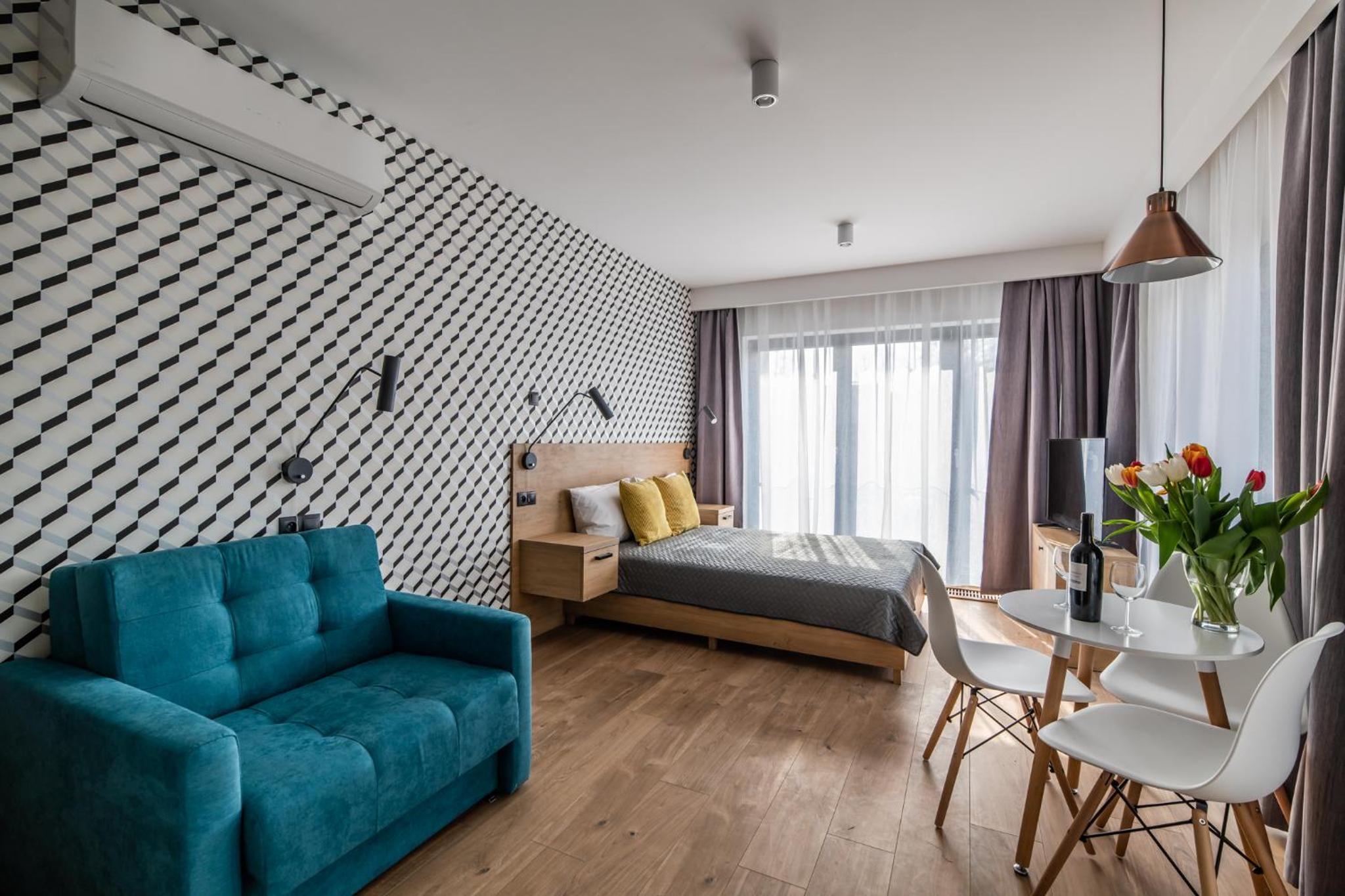 Studio Apartment - Photo 1