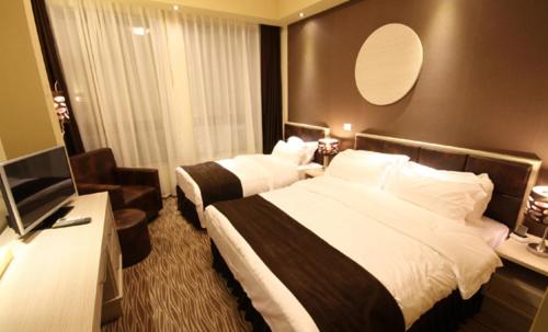 Deluxe Triple Room photo 2