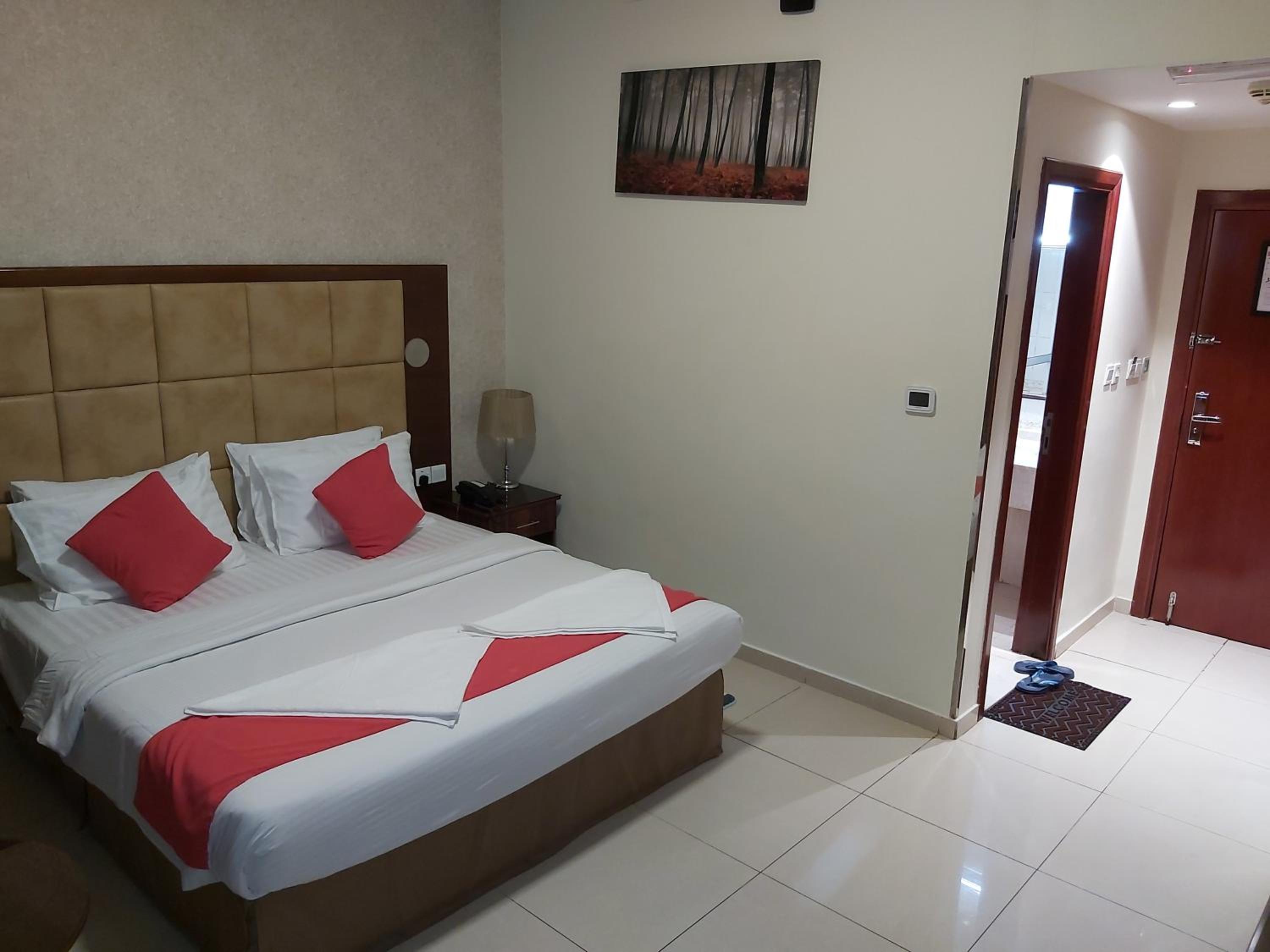 Standard King Room photo 1