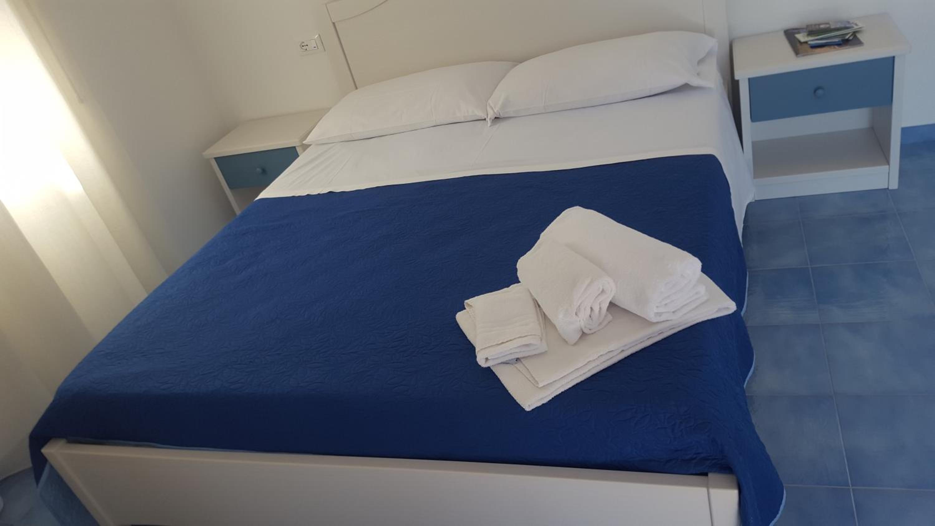 Triple Room with Sea View - Photo 8