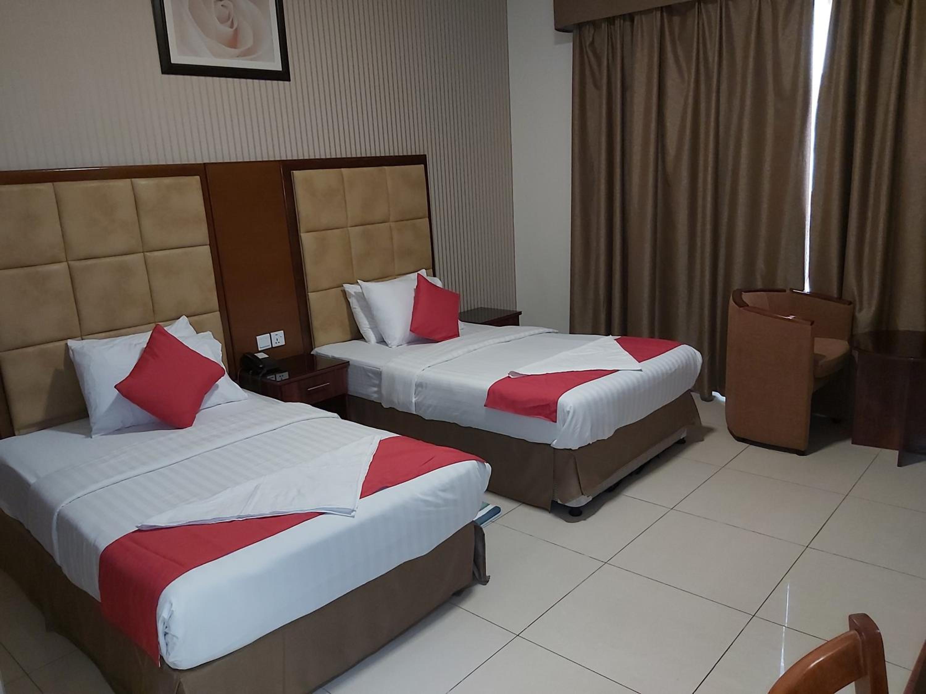 Standard Twin Room photo 2