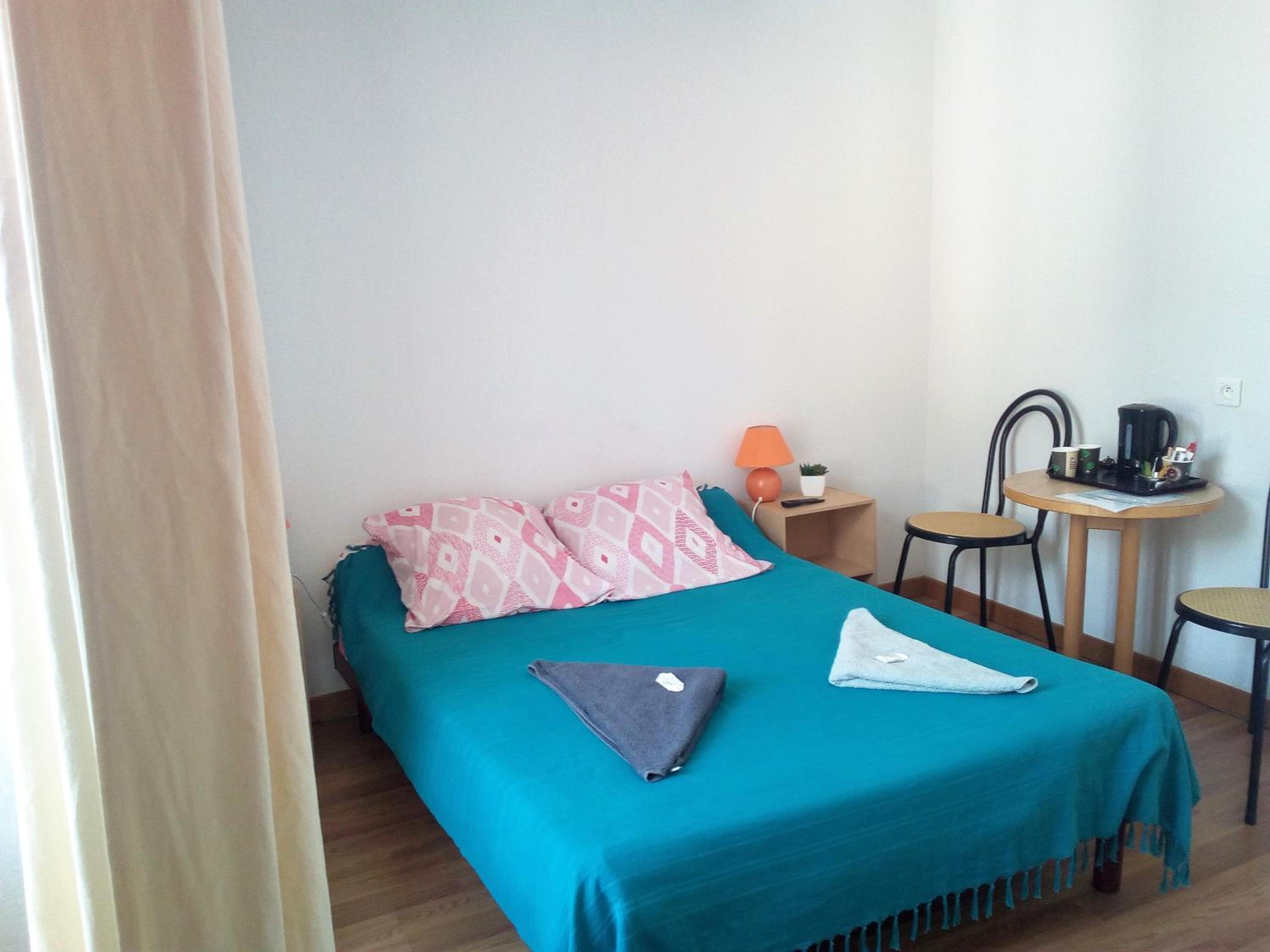 Double Room with Private External Bathroom - Photo 2