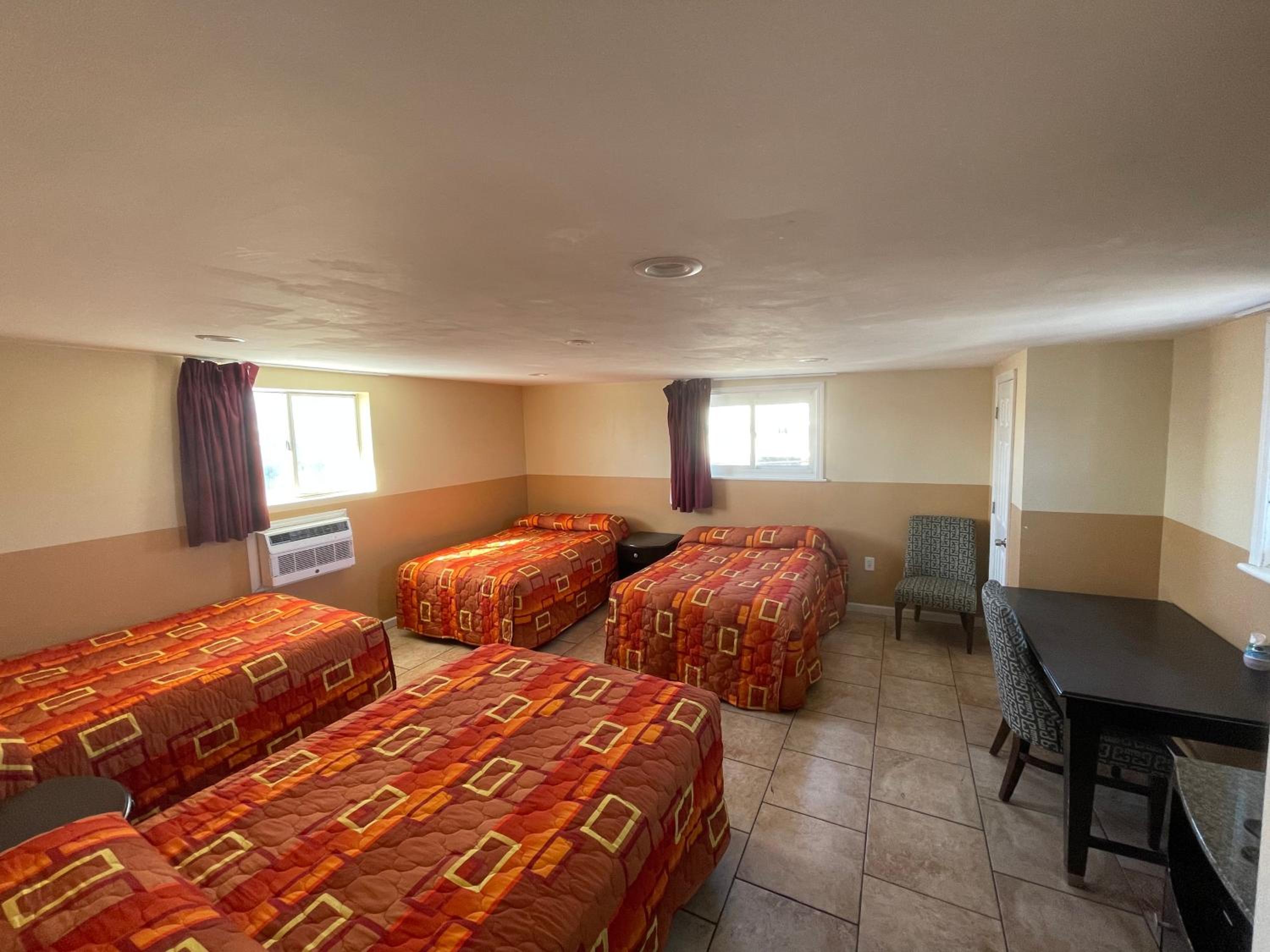 Three-Bedroom Apartment - Photo 17