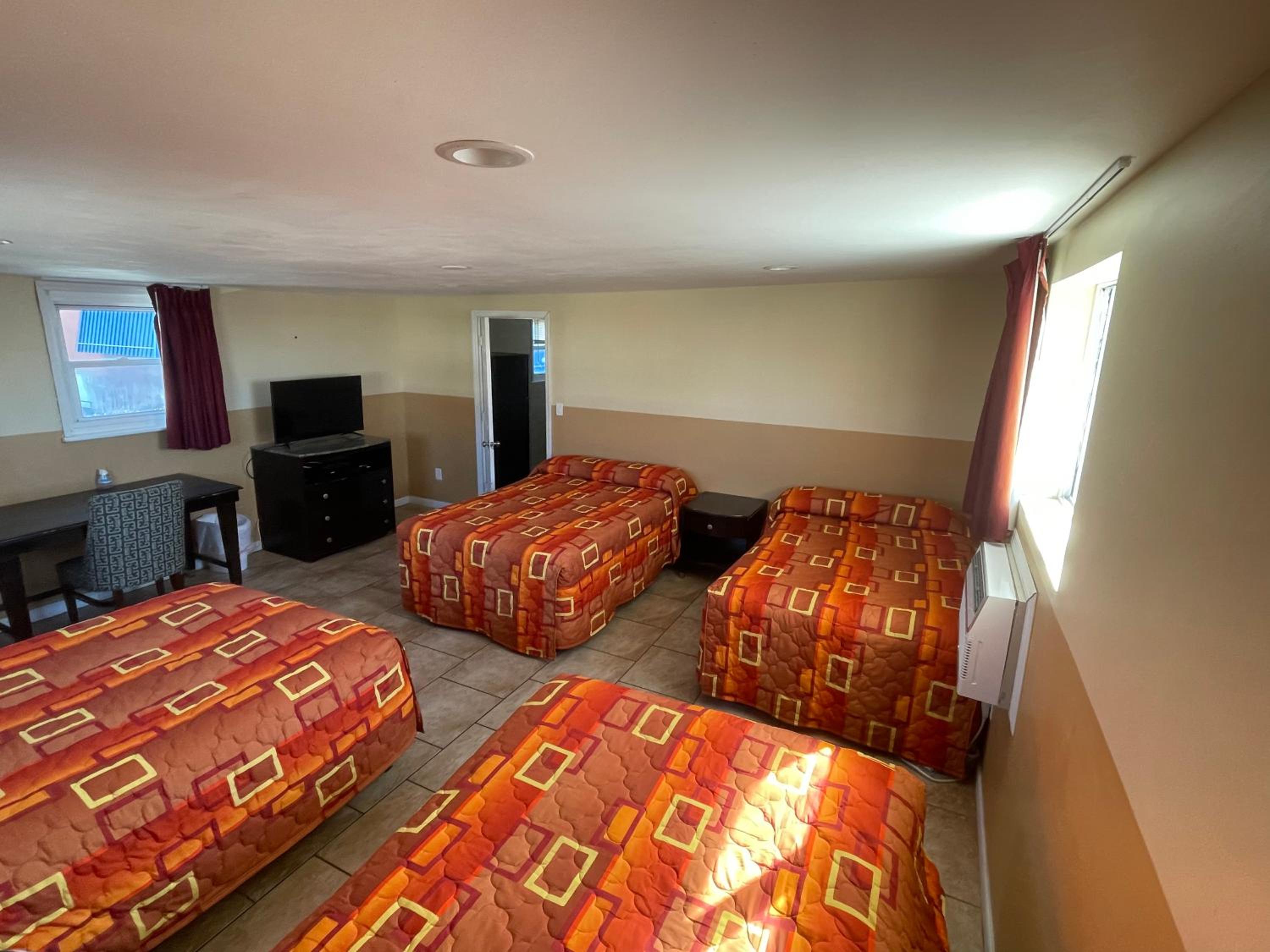 Three-Bedroom Apartment - Photo 1