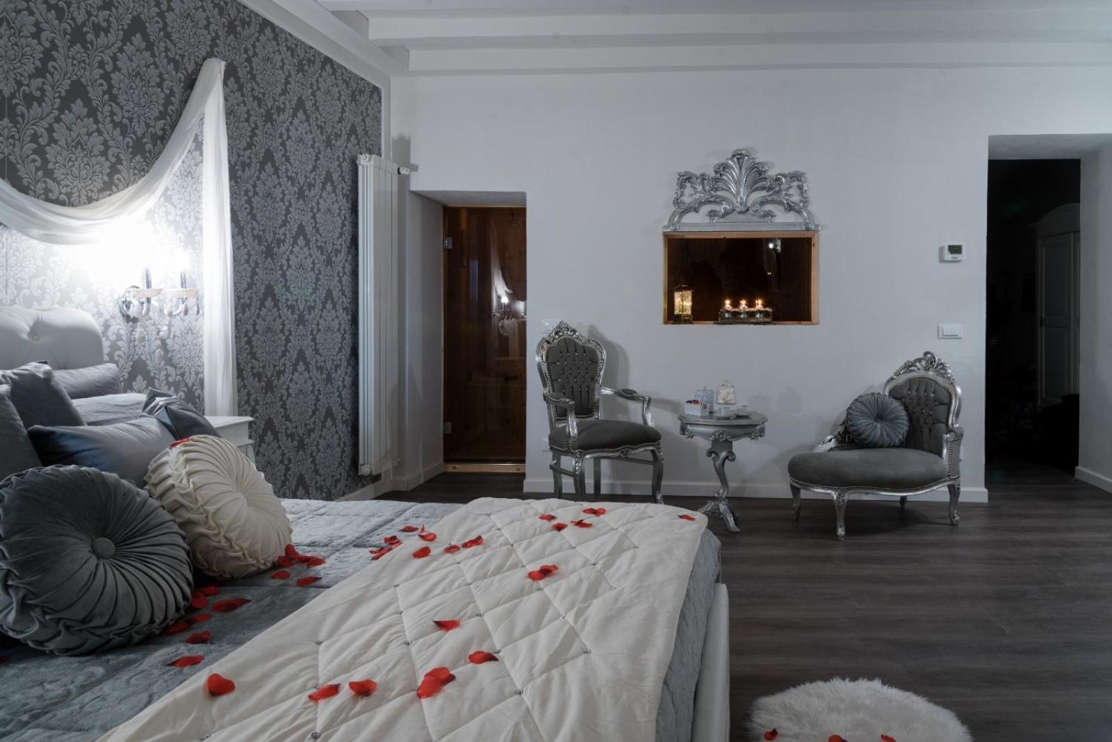 One-Bedroom Apartment - Photo 14
