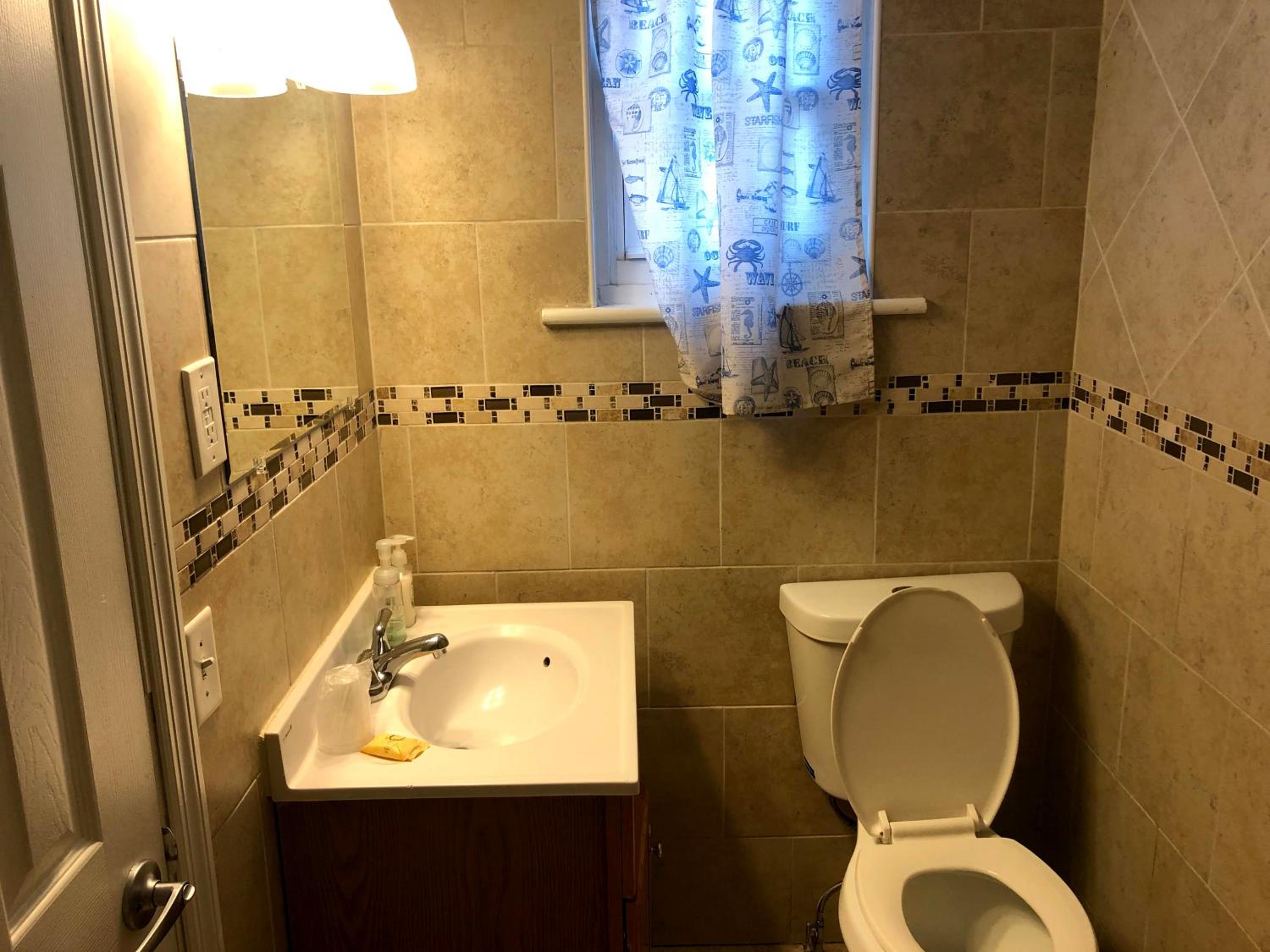 Three-Bedroom Apartment - Photo 7