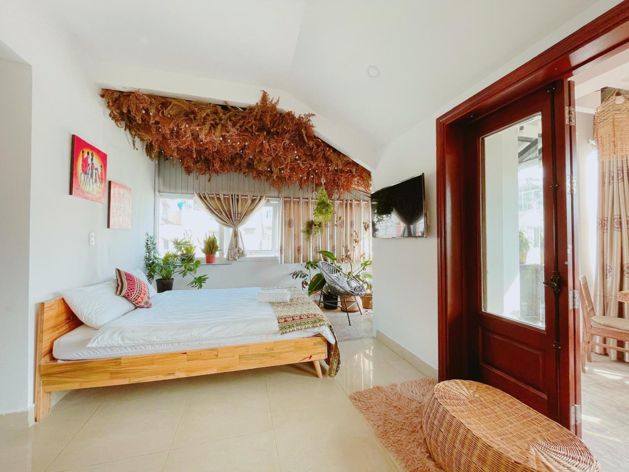 One-Bedroom Apartment - Photo 11