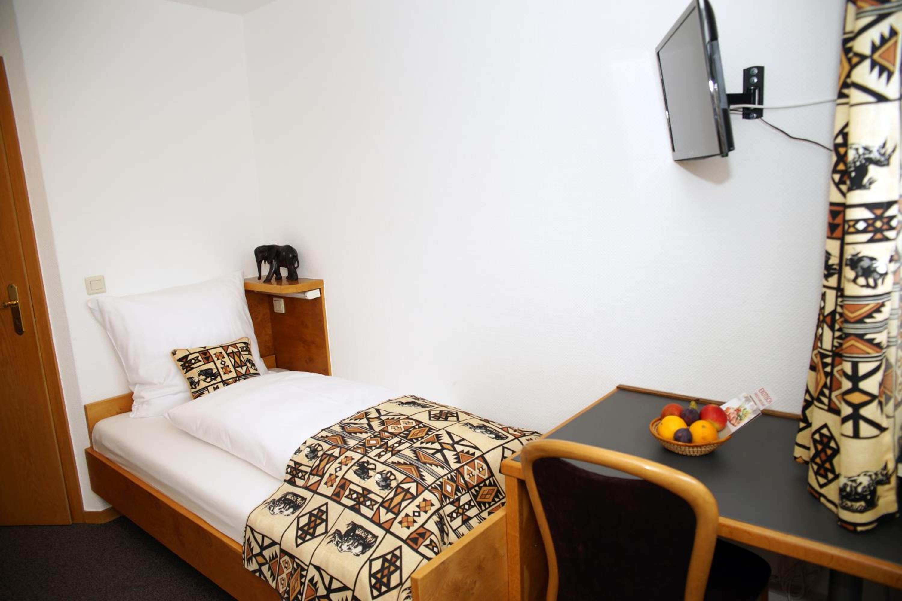 Standard Single Room with Shower photo 2