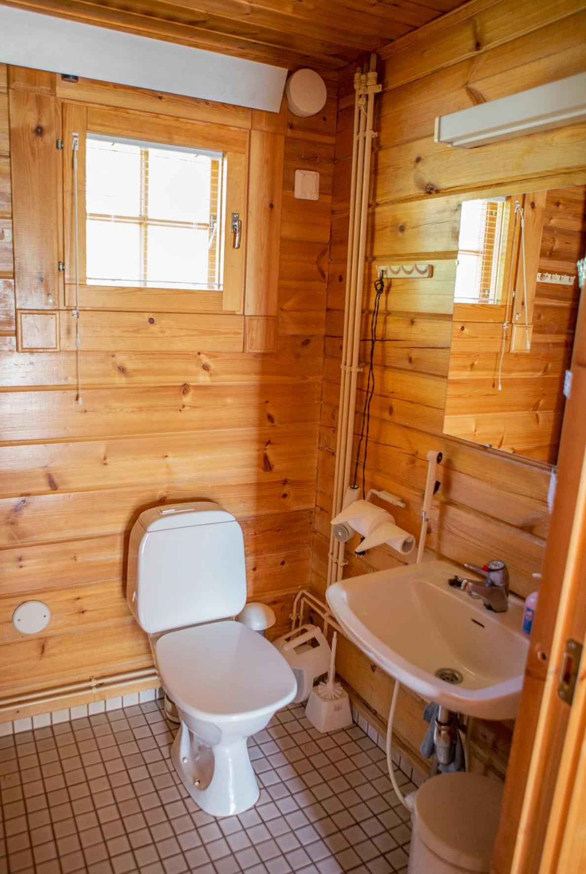 Two-Bedroom Chalet - Photo 3