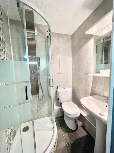 Double Room - Photo 7
