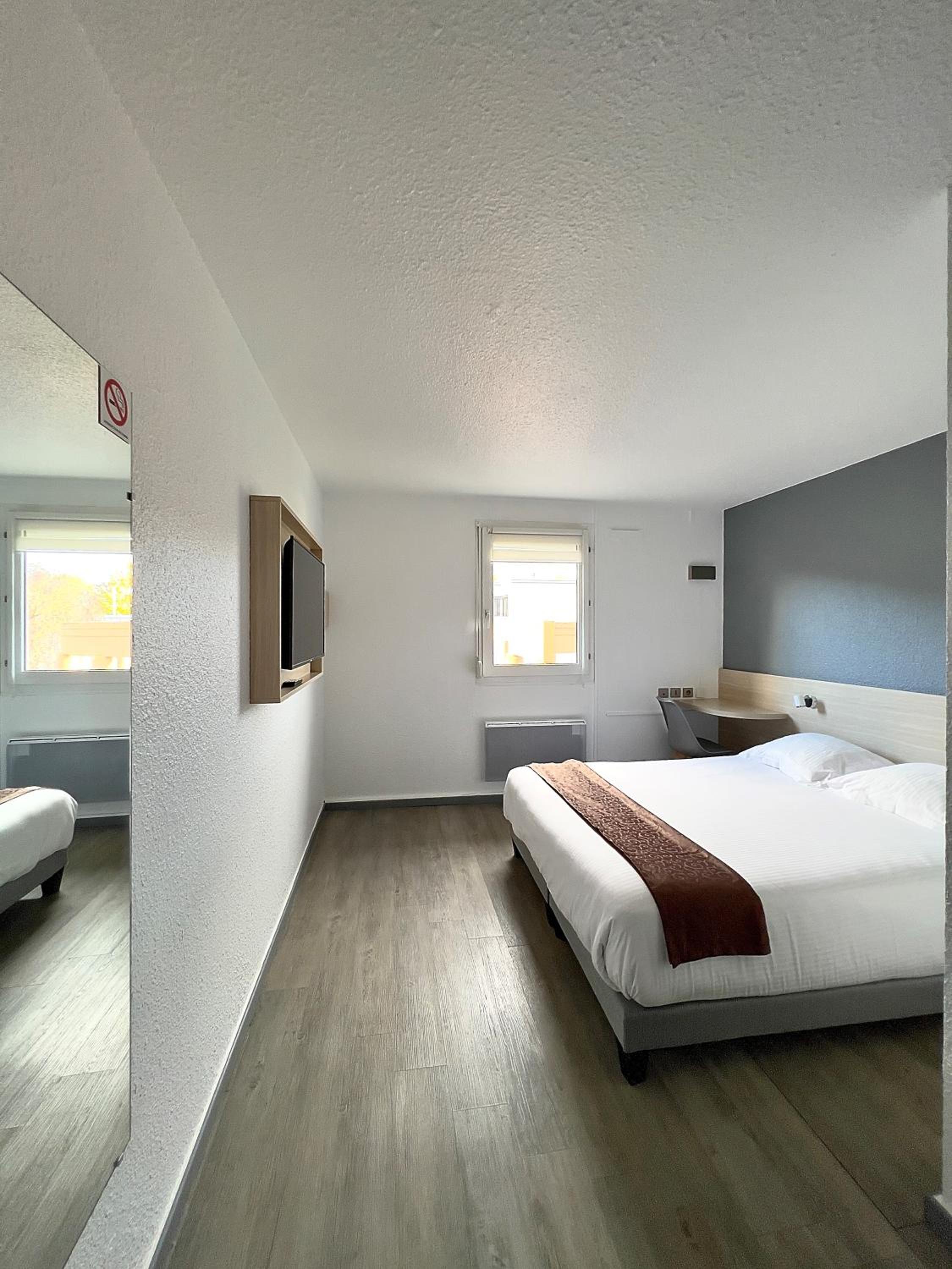 Double Room - Photo 5