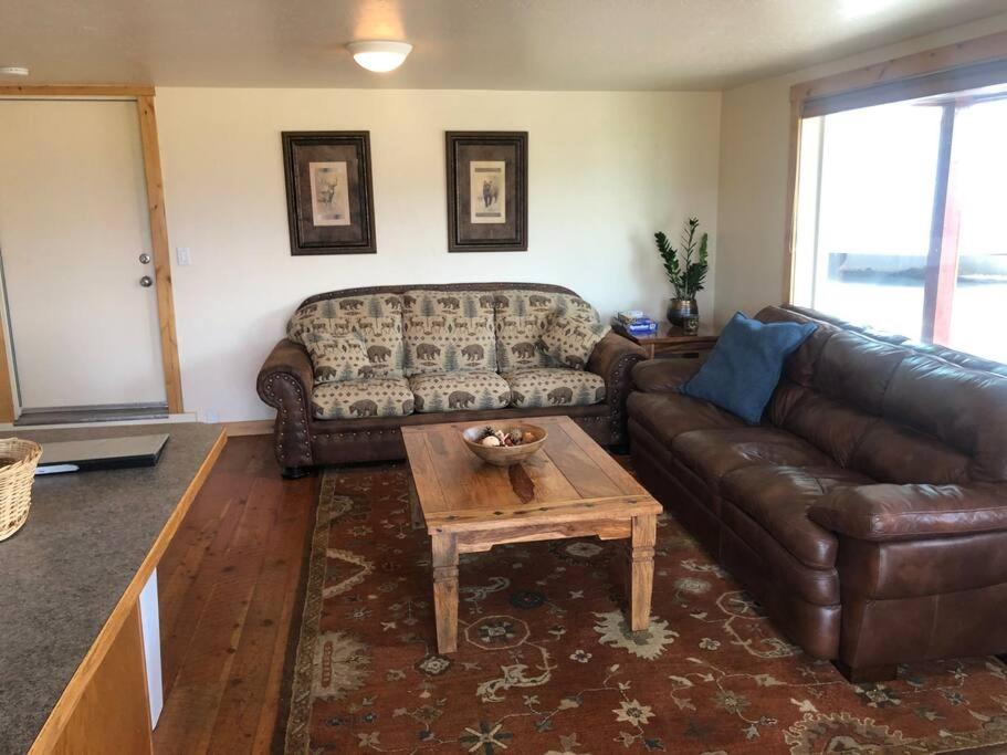 One-Bedroom House - Photo 6