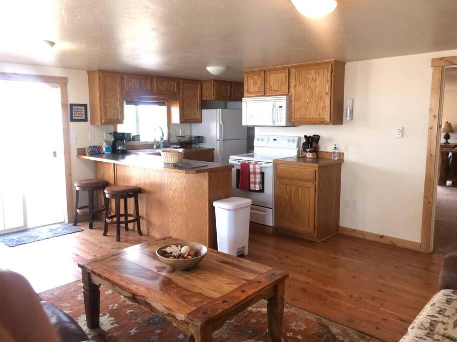 One-Bedroom House - Photo 11