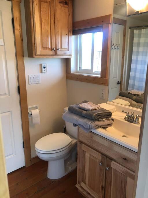 One-Bedroom House - Photo 10