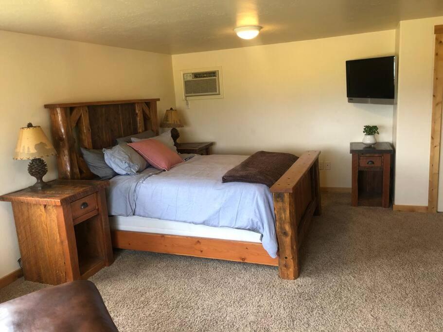 One-Bedroom House - Photo 7