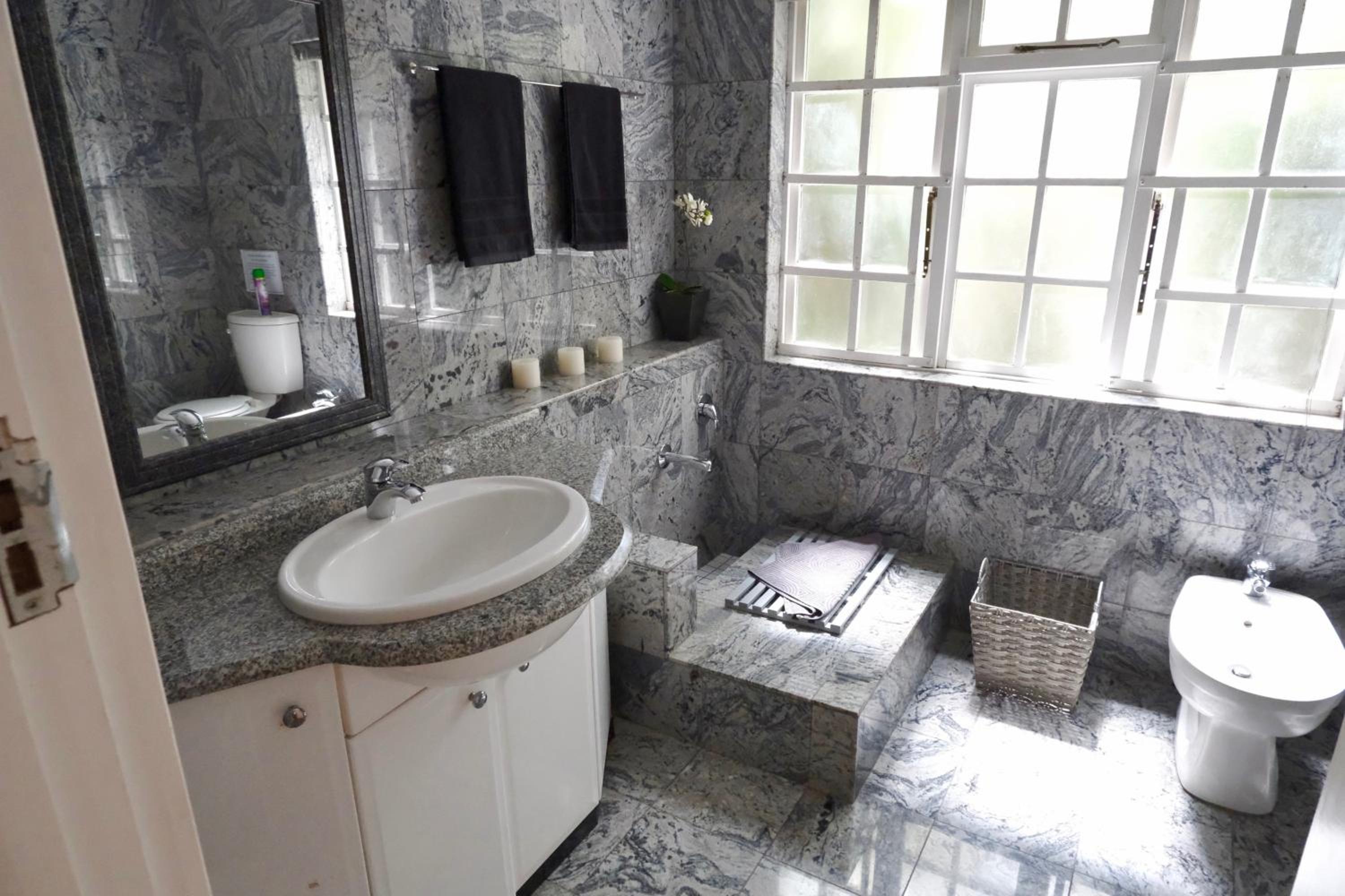 Deluxe Suite - Photo 4