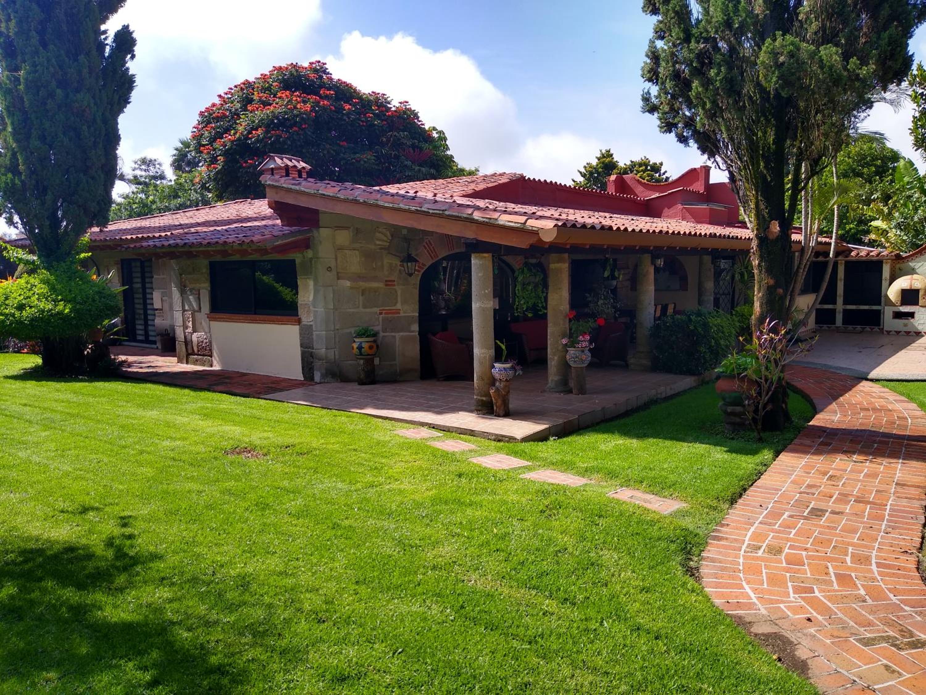 Three-Bedroom Villa - Photo 2
