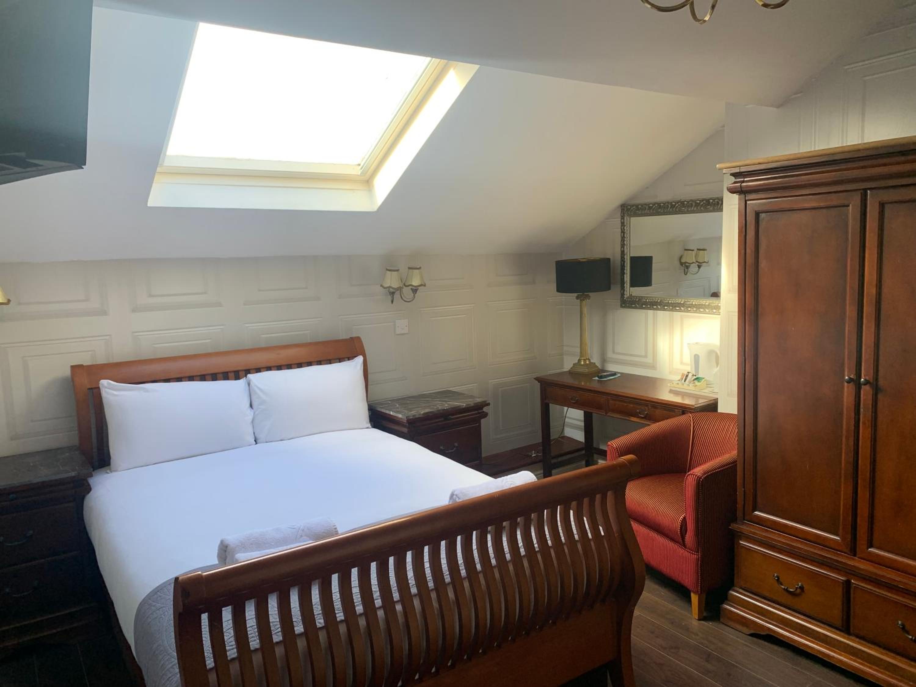Double Room - Photo 9