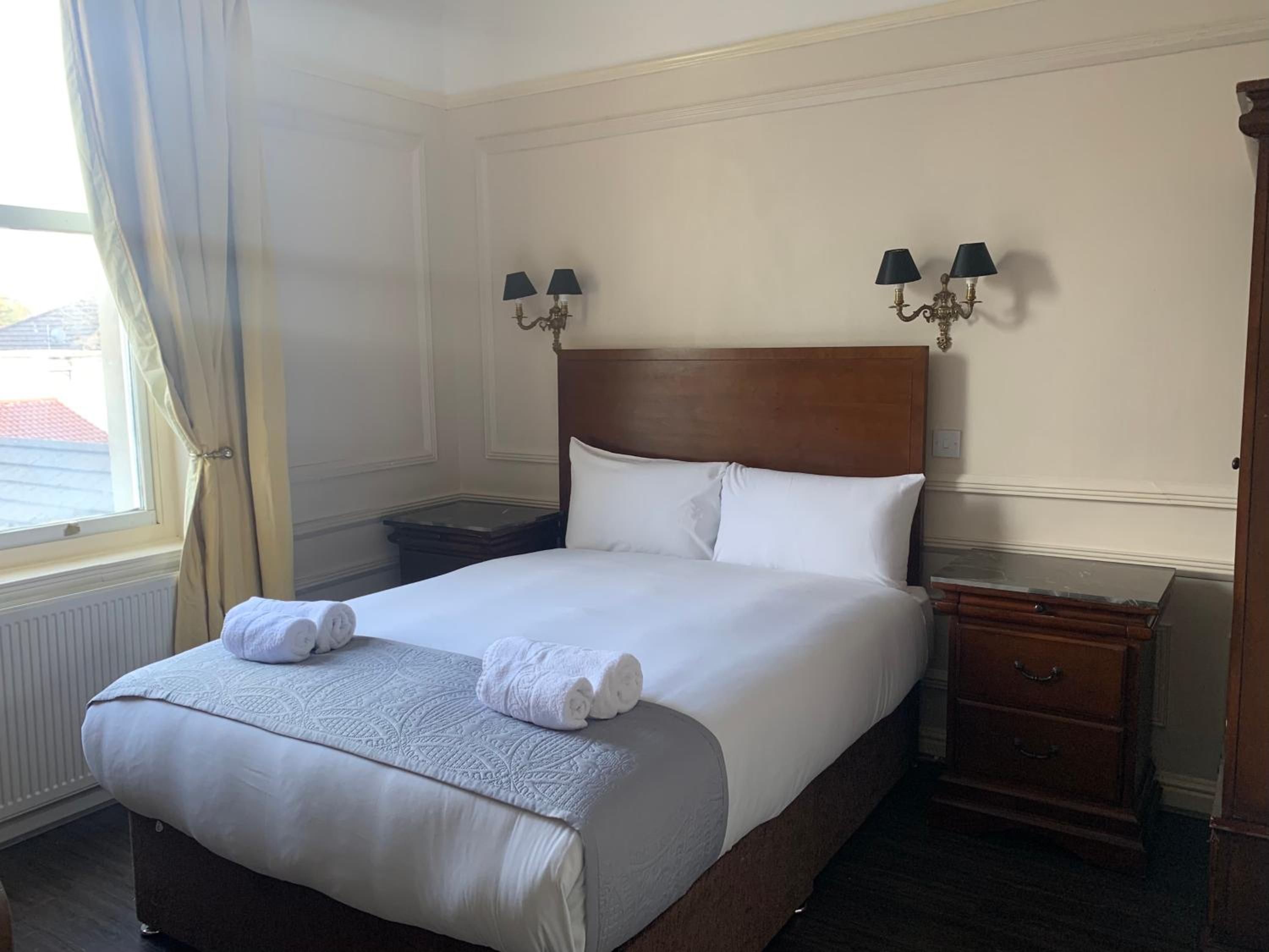Double Room - Photo 11