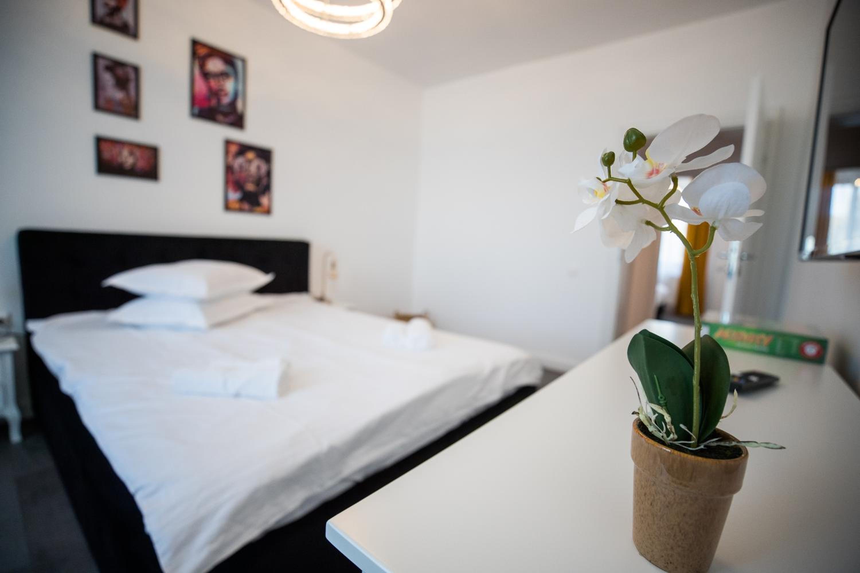Two-Bedroom Apartment - Photo 4