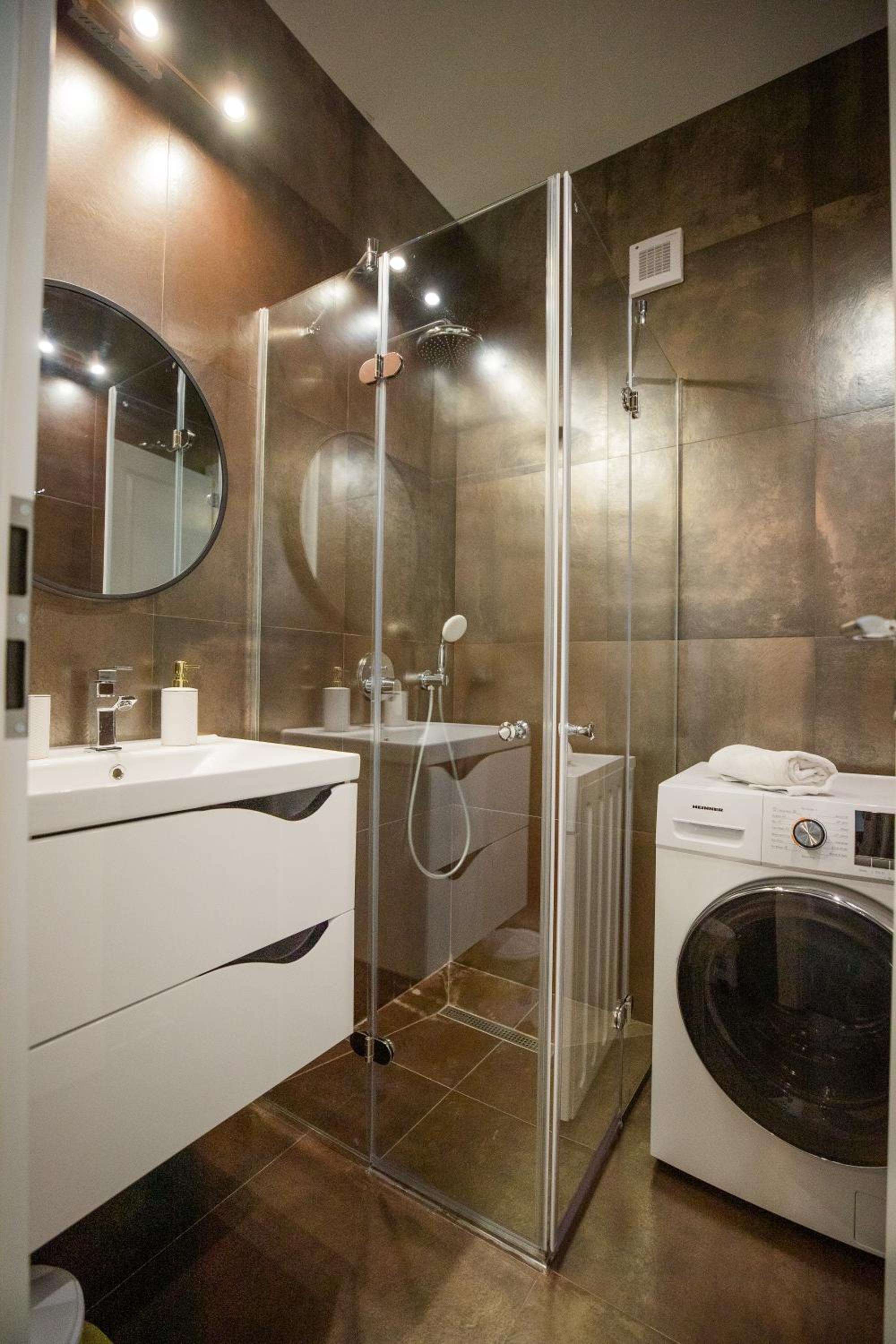 Two-Bedroom Apartment - Photo 24