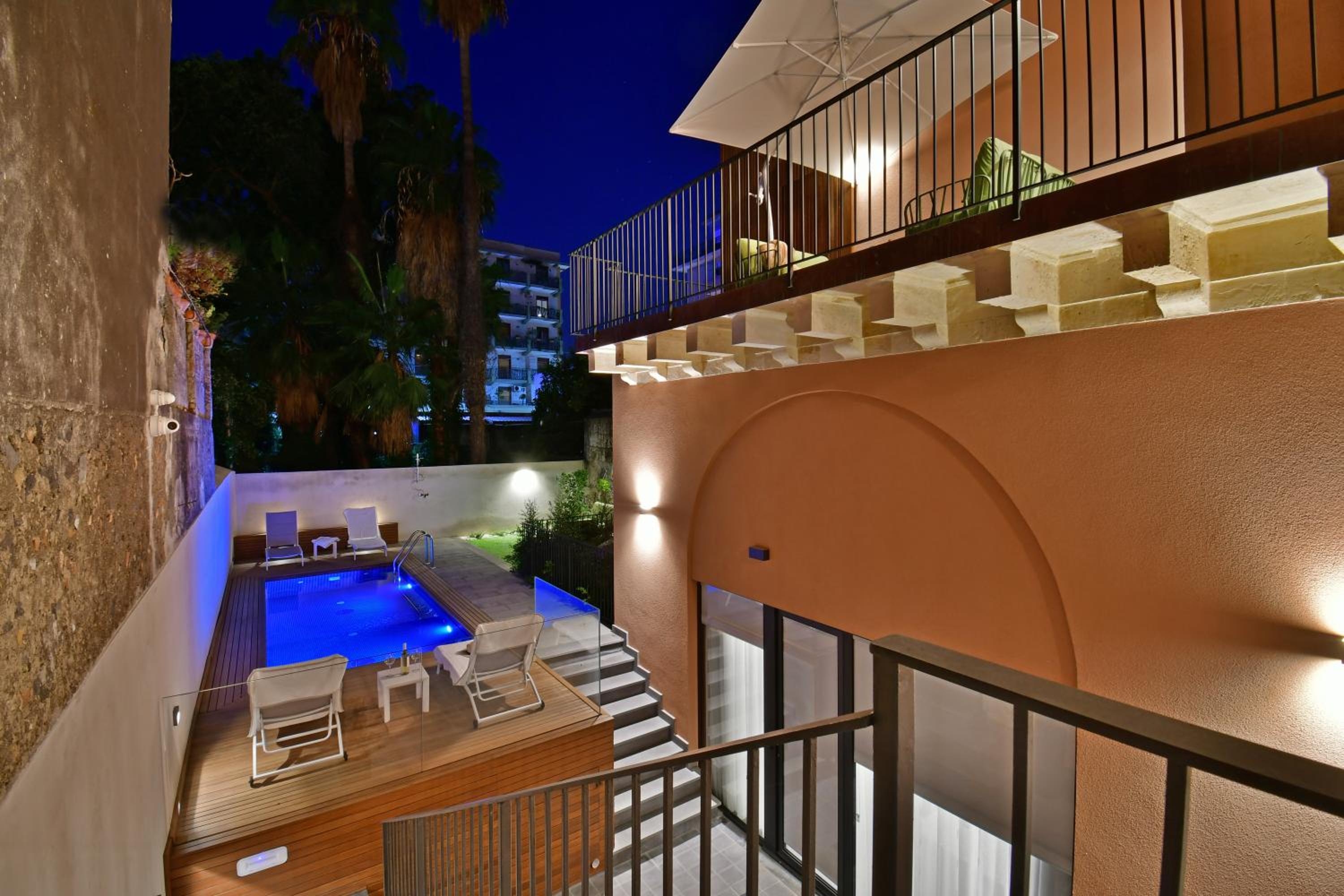 Apartment with Pool View photo 3