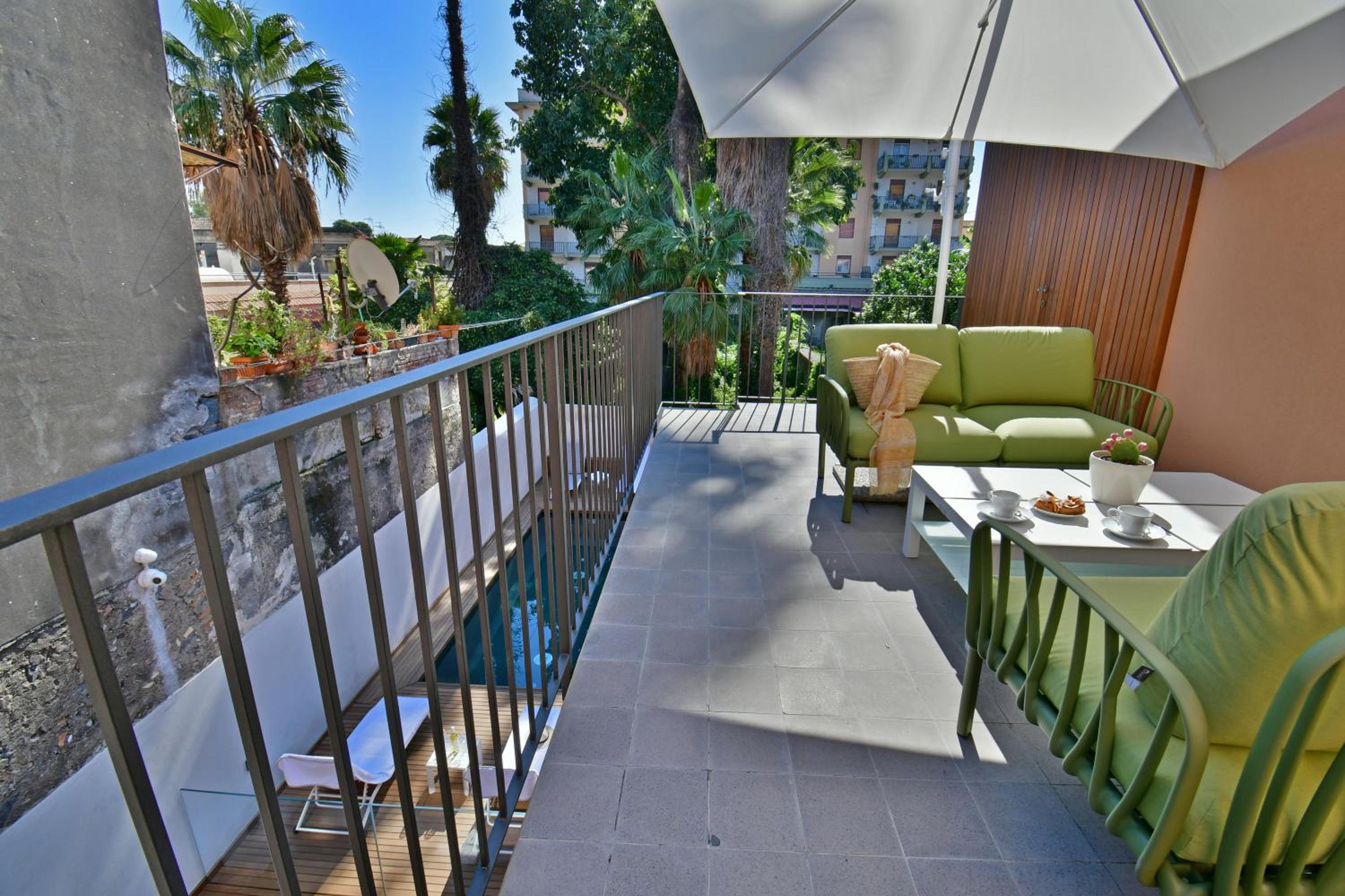 Apartment with Pool View photo 2