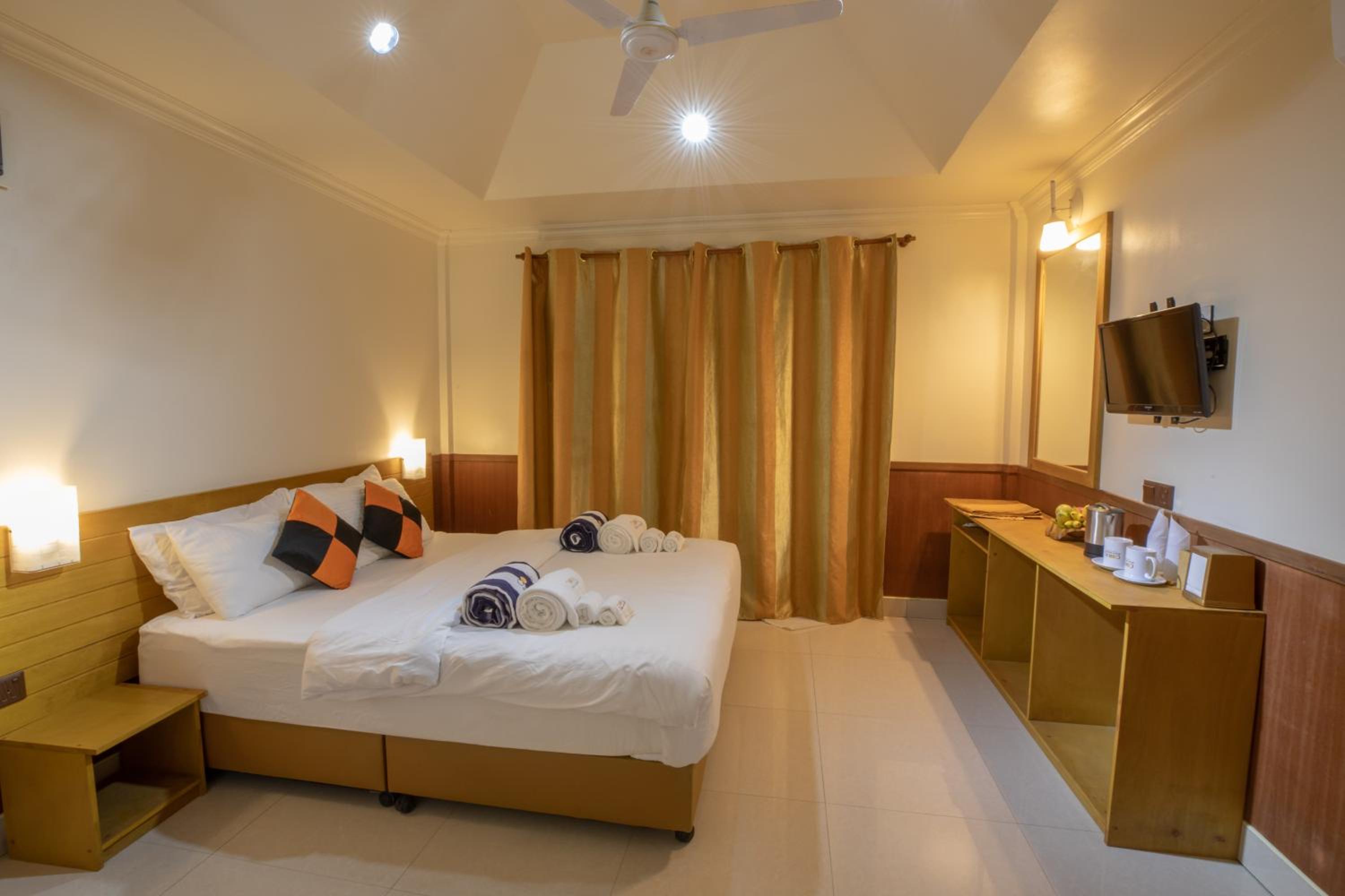 Deluxe Double Room with Sea View photo 3