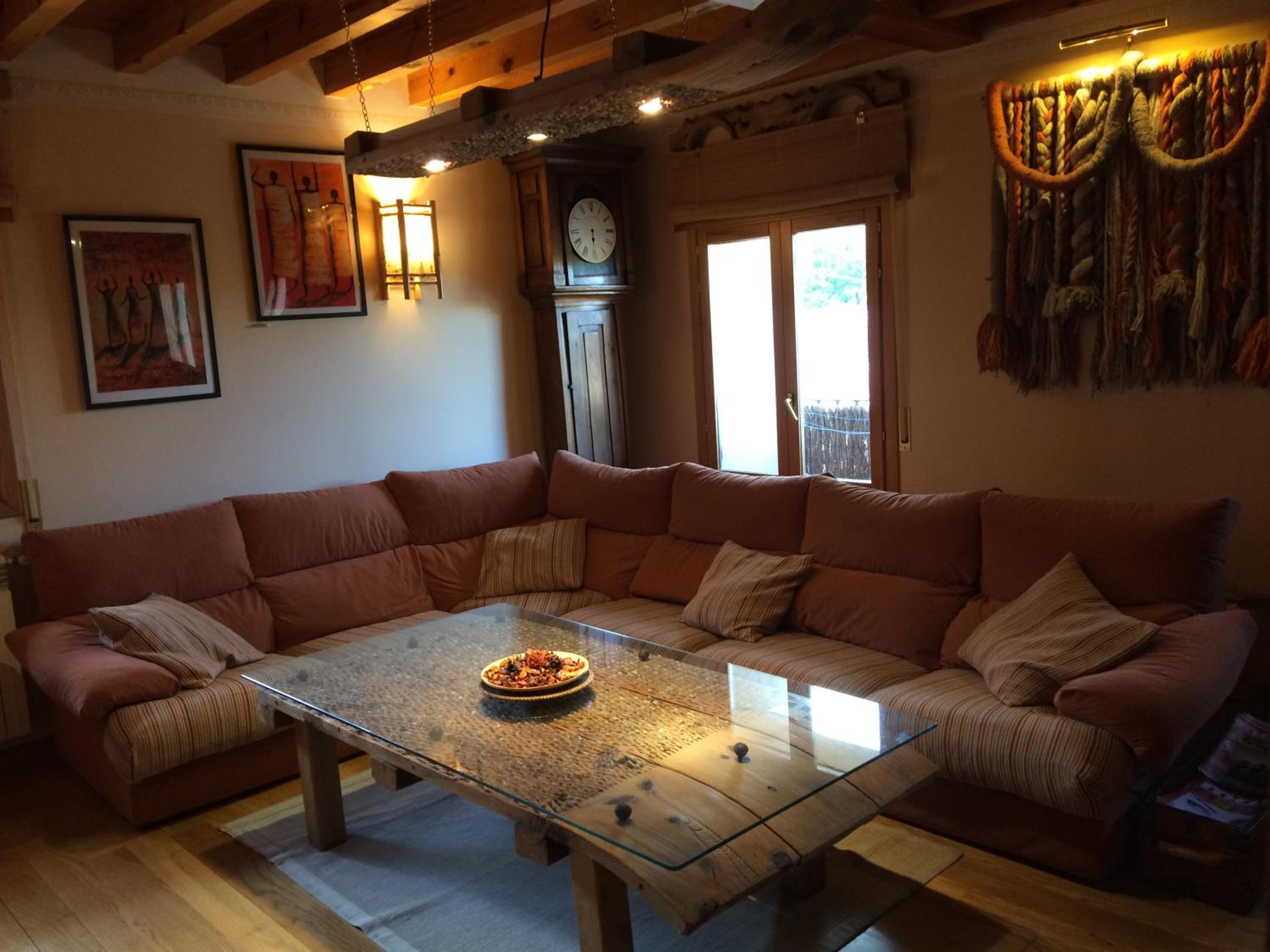 Four-Bedroom House photo 2