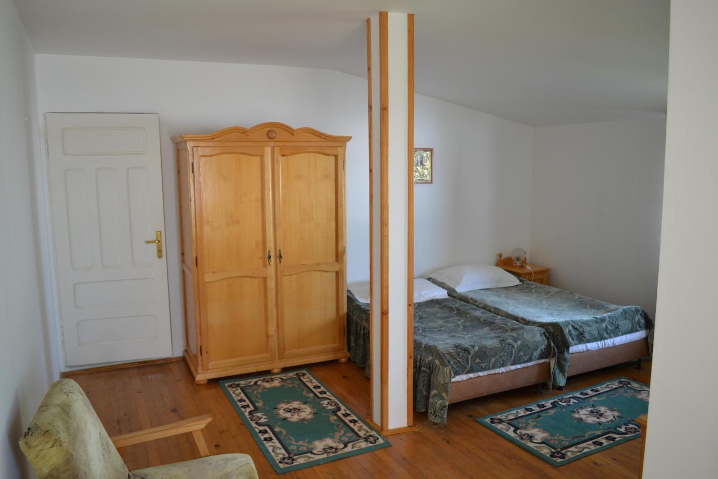 Economy  Twin Room photo 1