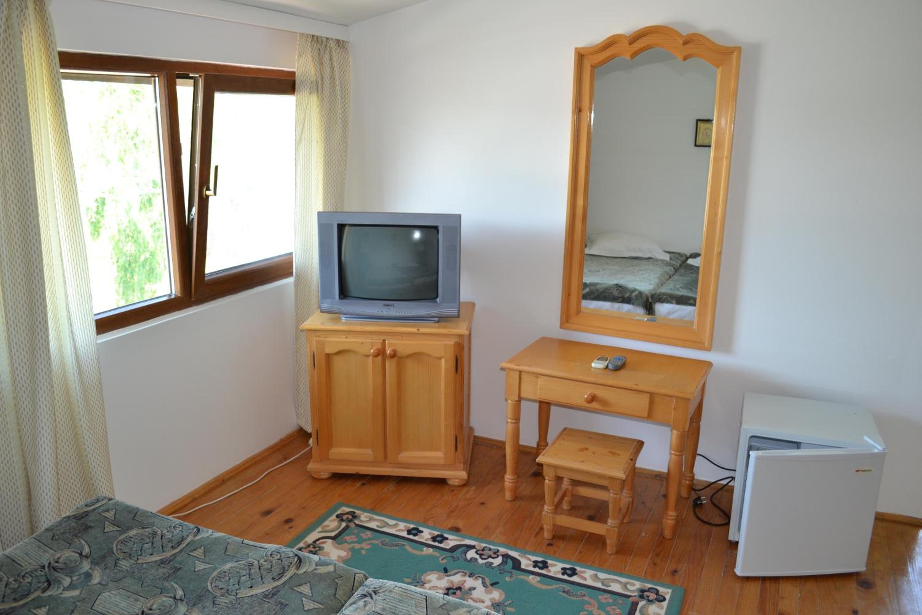 Economy  Twin Room photo 3