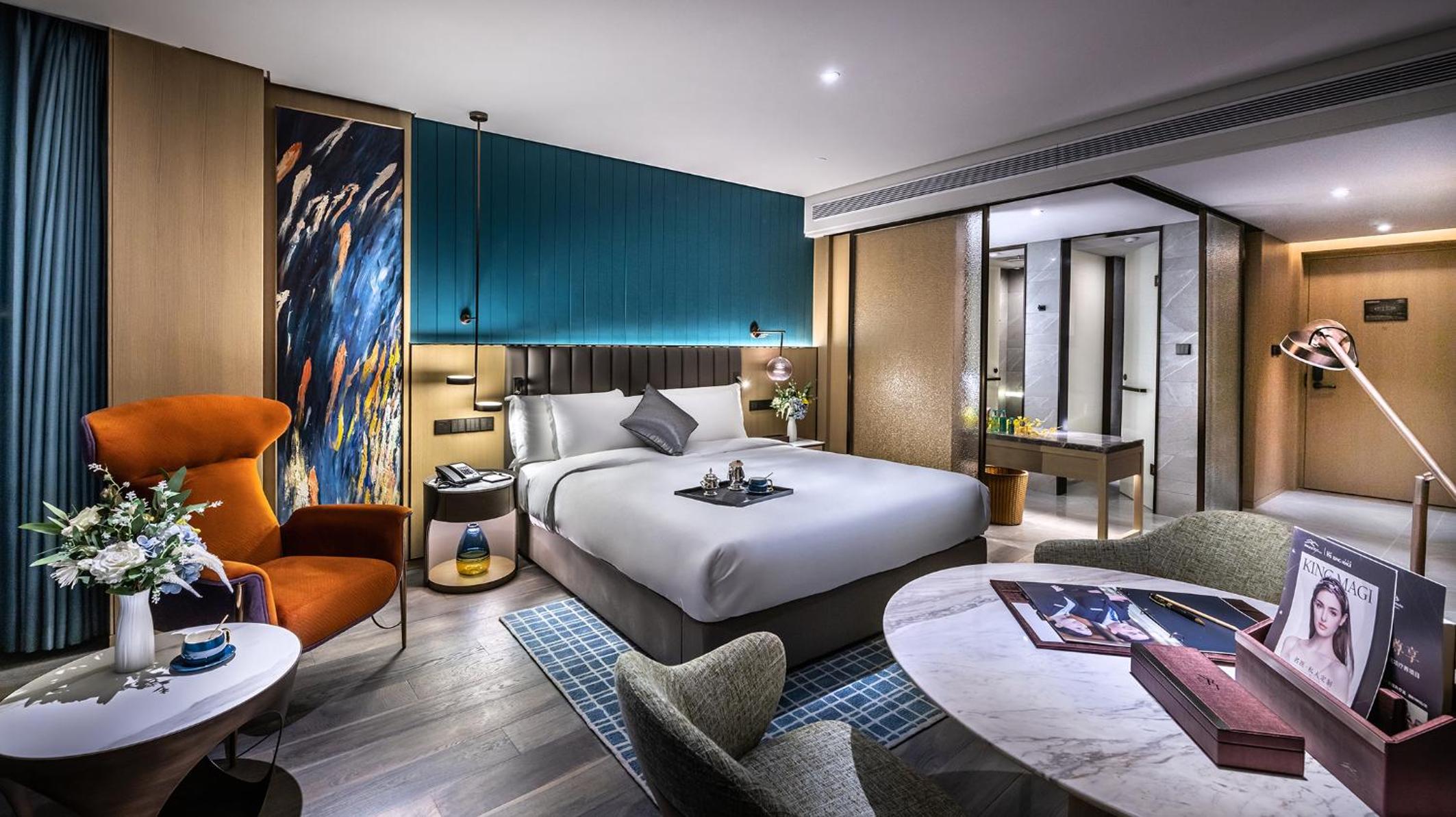 Stylish Canton Tower River View King Room - Photo 5