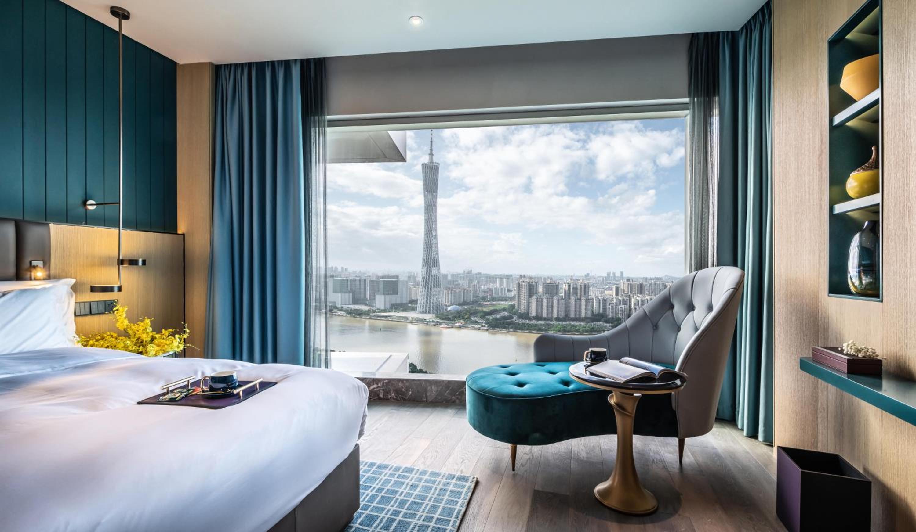 Stylish Canton Tower River View King Room - Photo 3