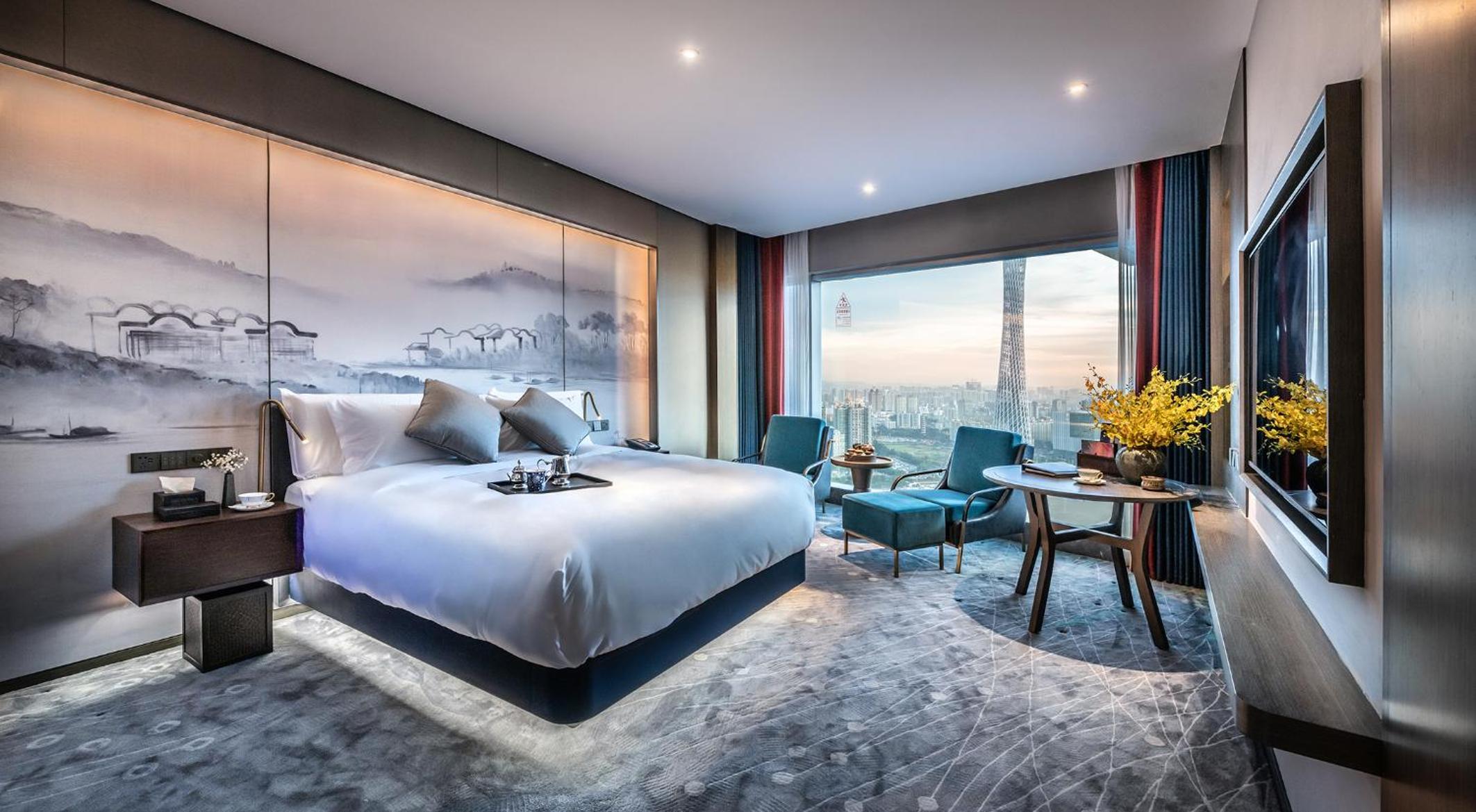 Deluxe 270°Canton Tower River View Suite - Photo 1