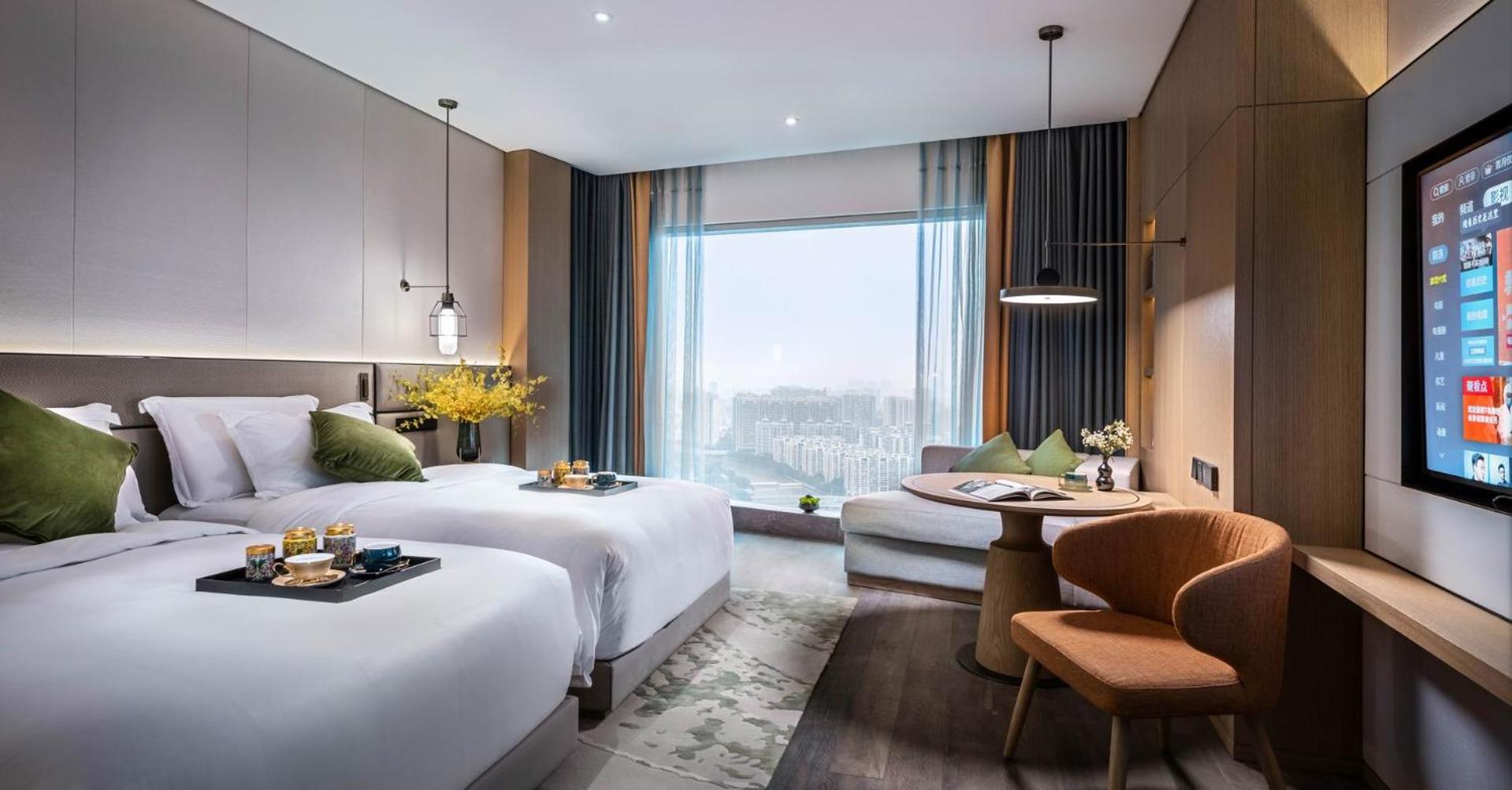 Canton Tower River View Twin Room							 photo 2