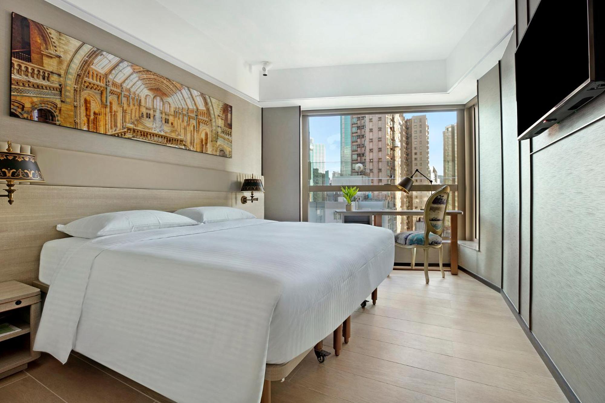Alex Diamond City View Room