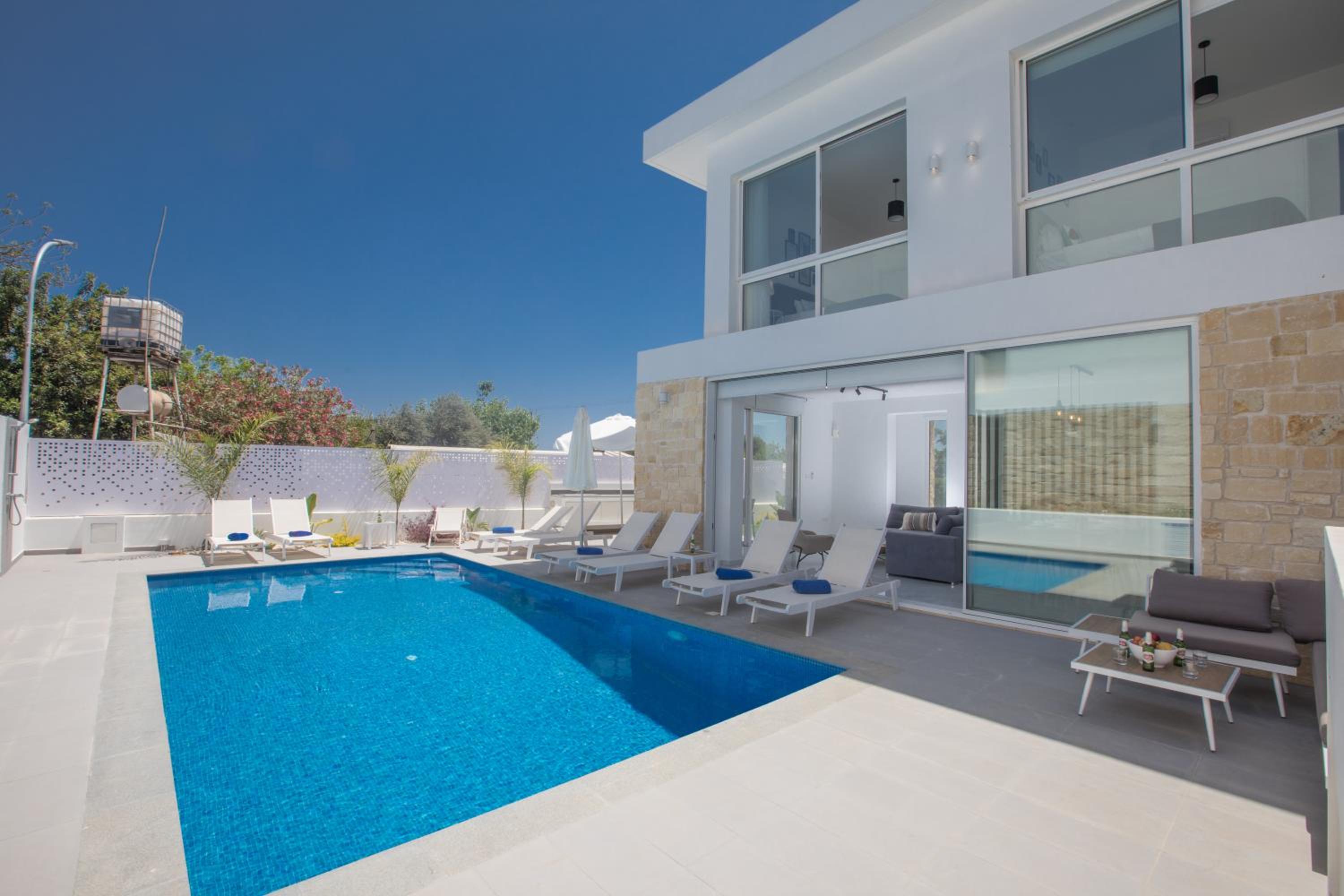 Villa with Private Pool photo 1