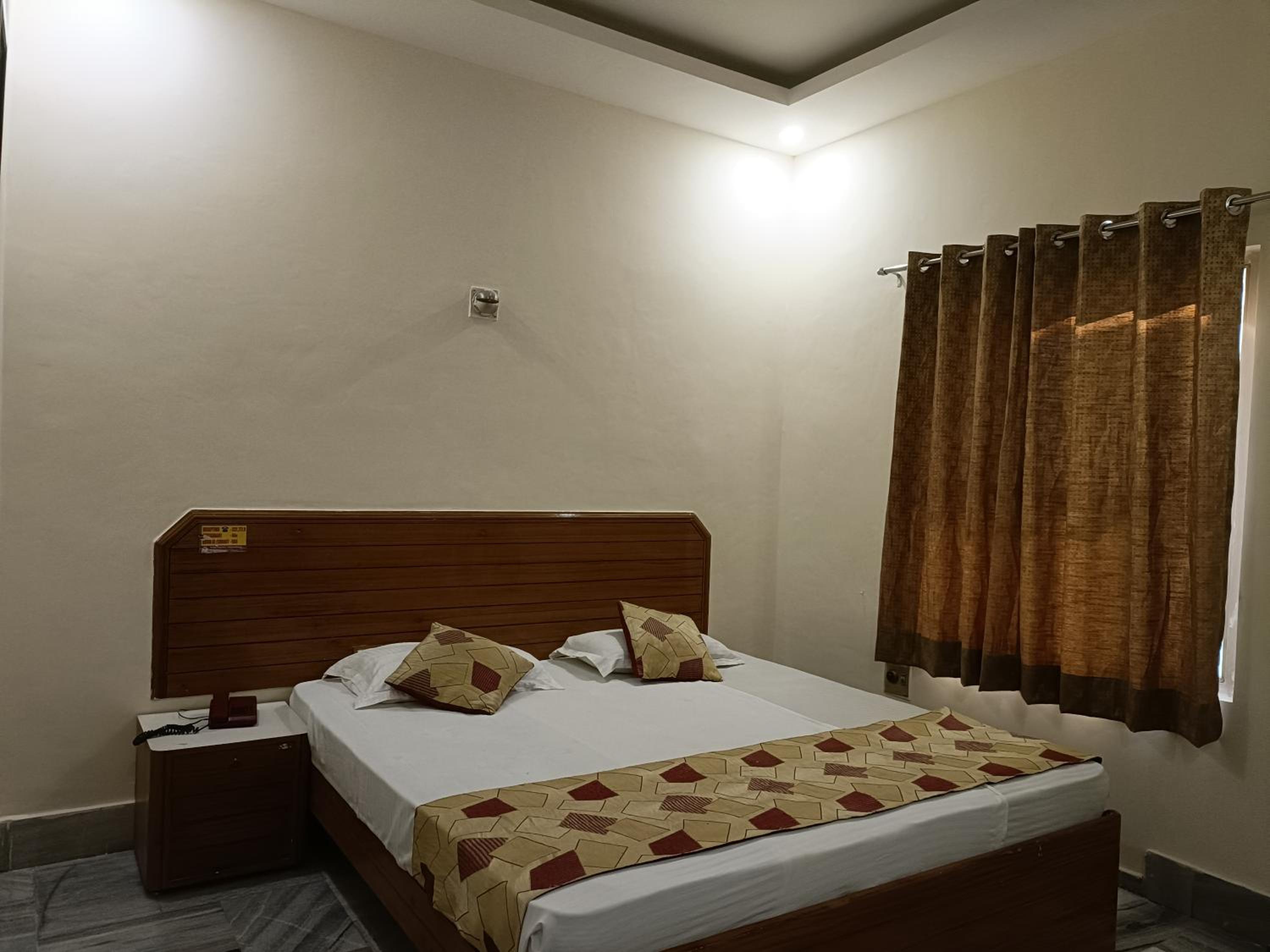 Deluxe Room - Photo 5