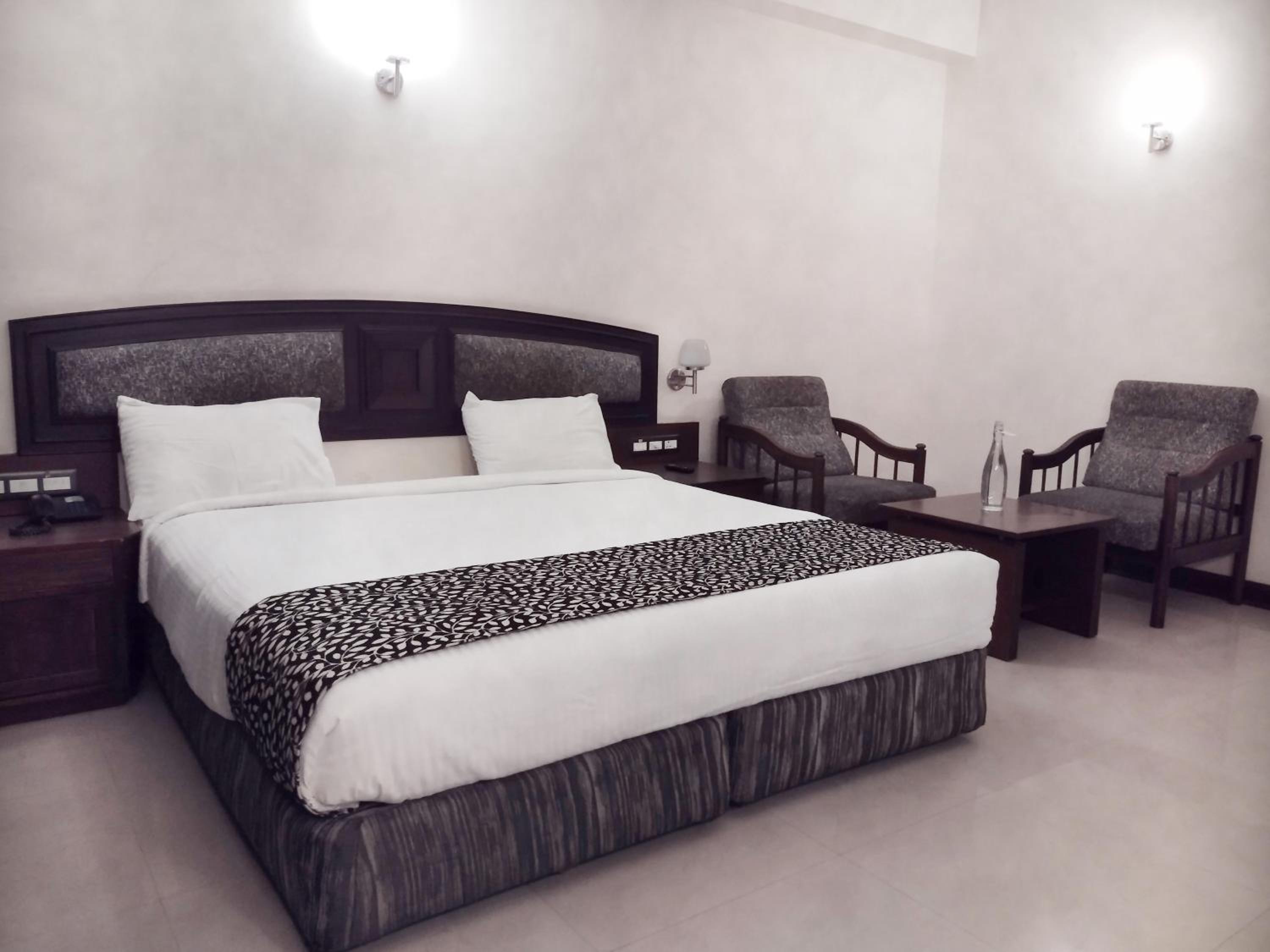 Deluxe Double or Twin Room photo 1