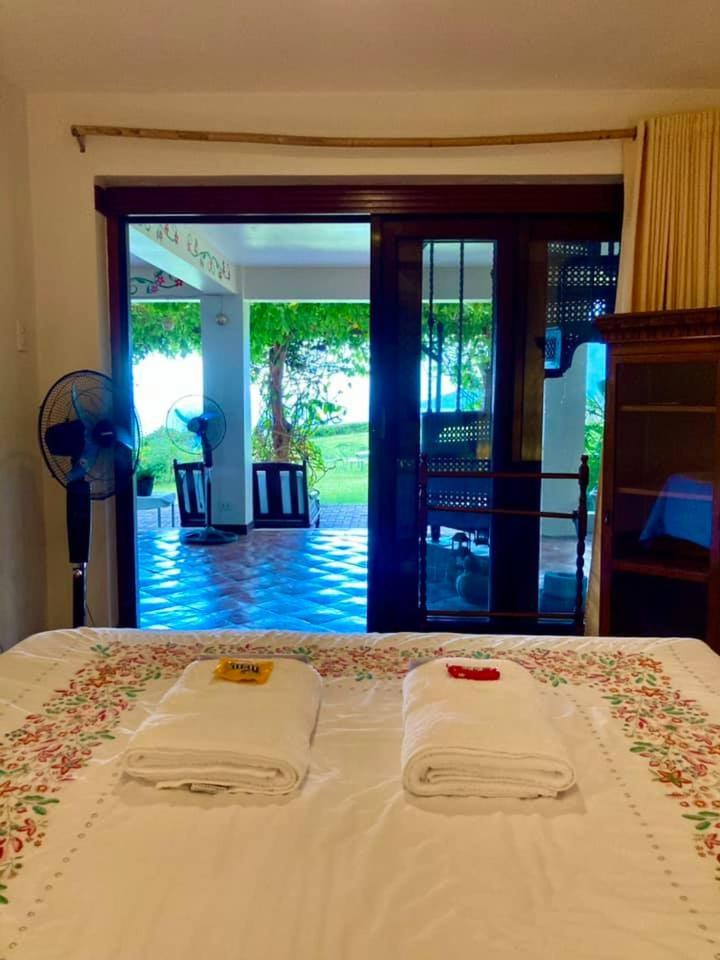 Double Room with Lake View - Photo 4