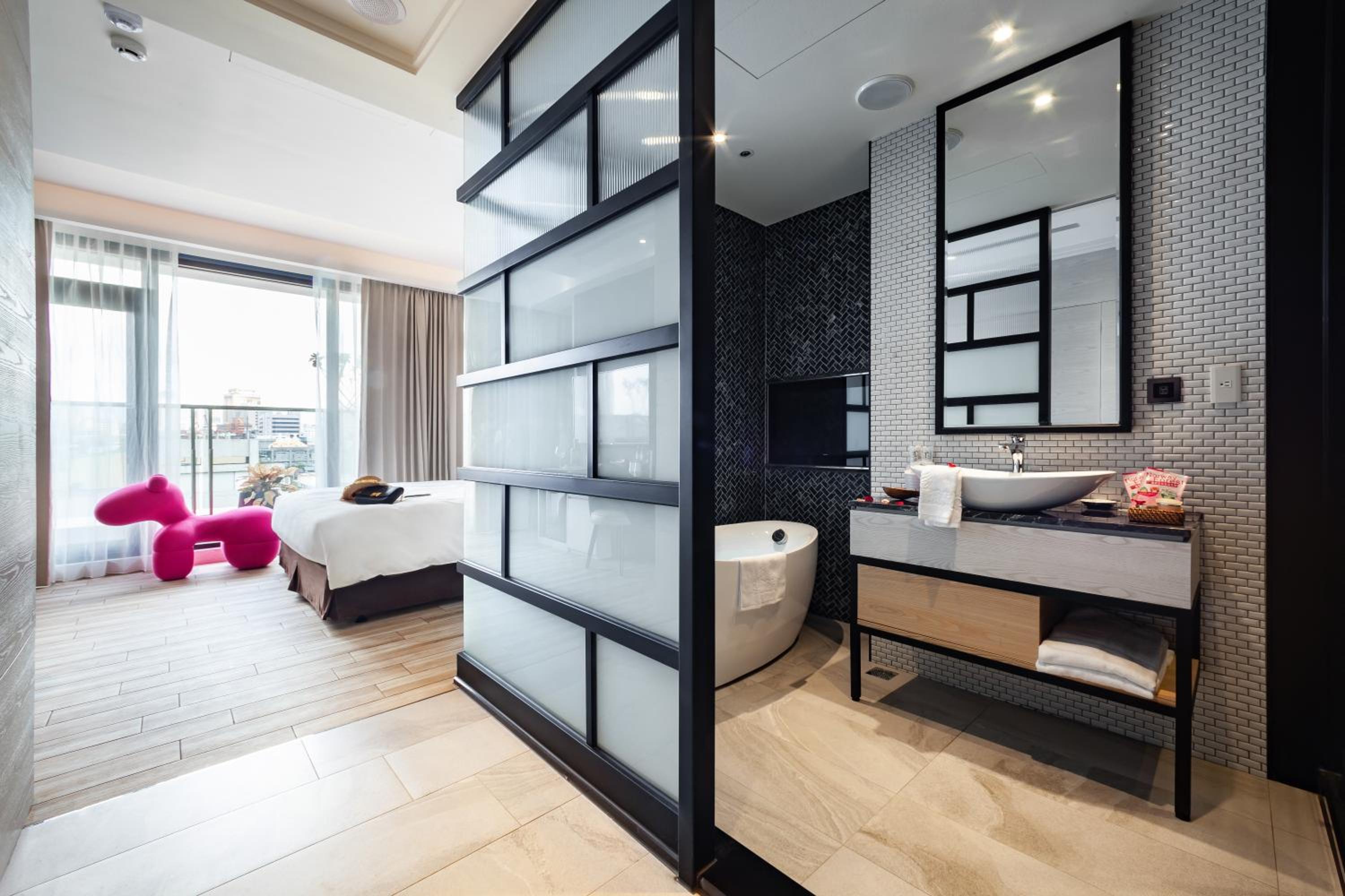 Business Double Room with View - Photo 10