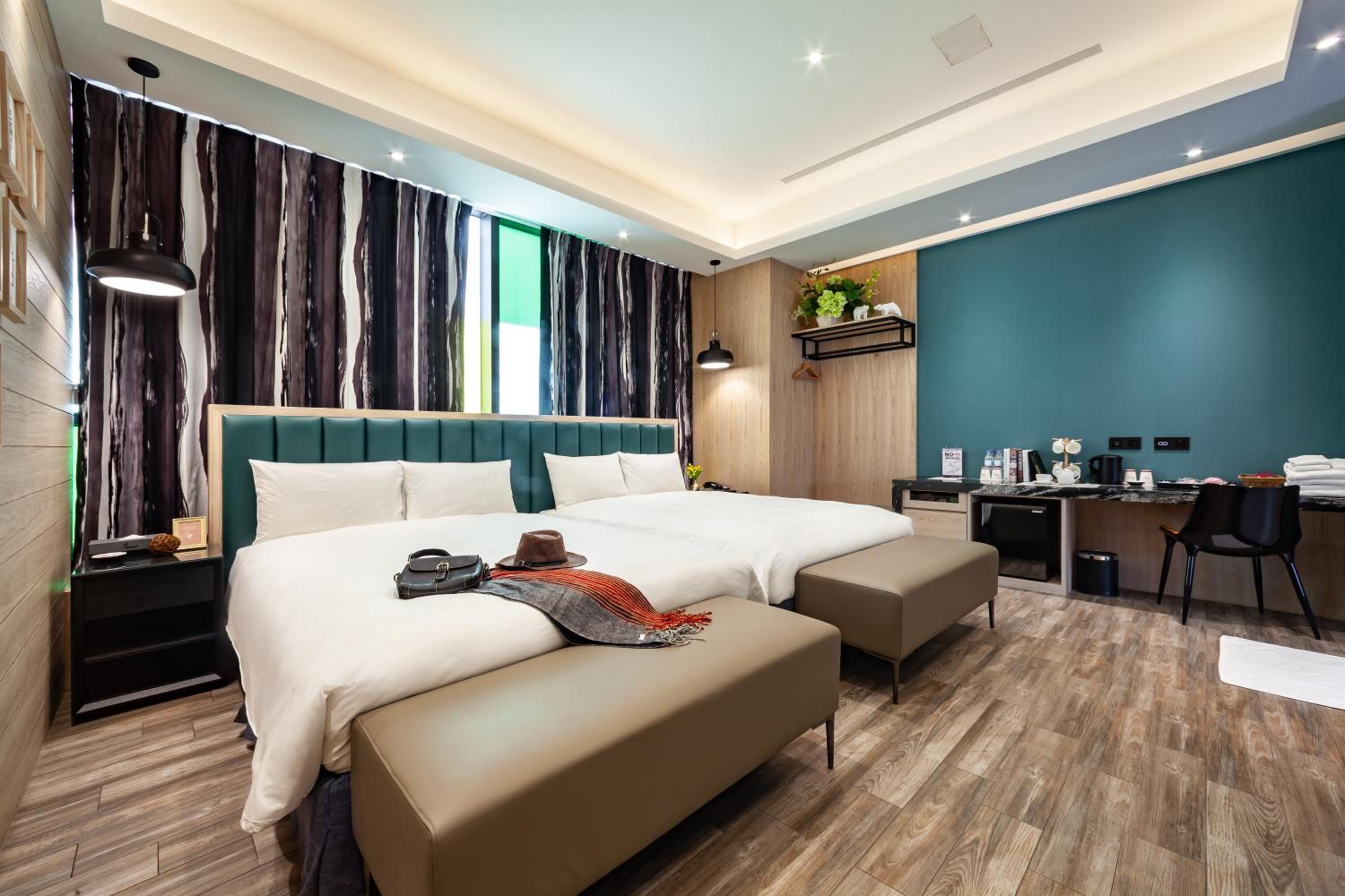 Check-in after 18:00 - Standard Quadruple Room - Photo 2