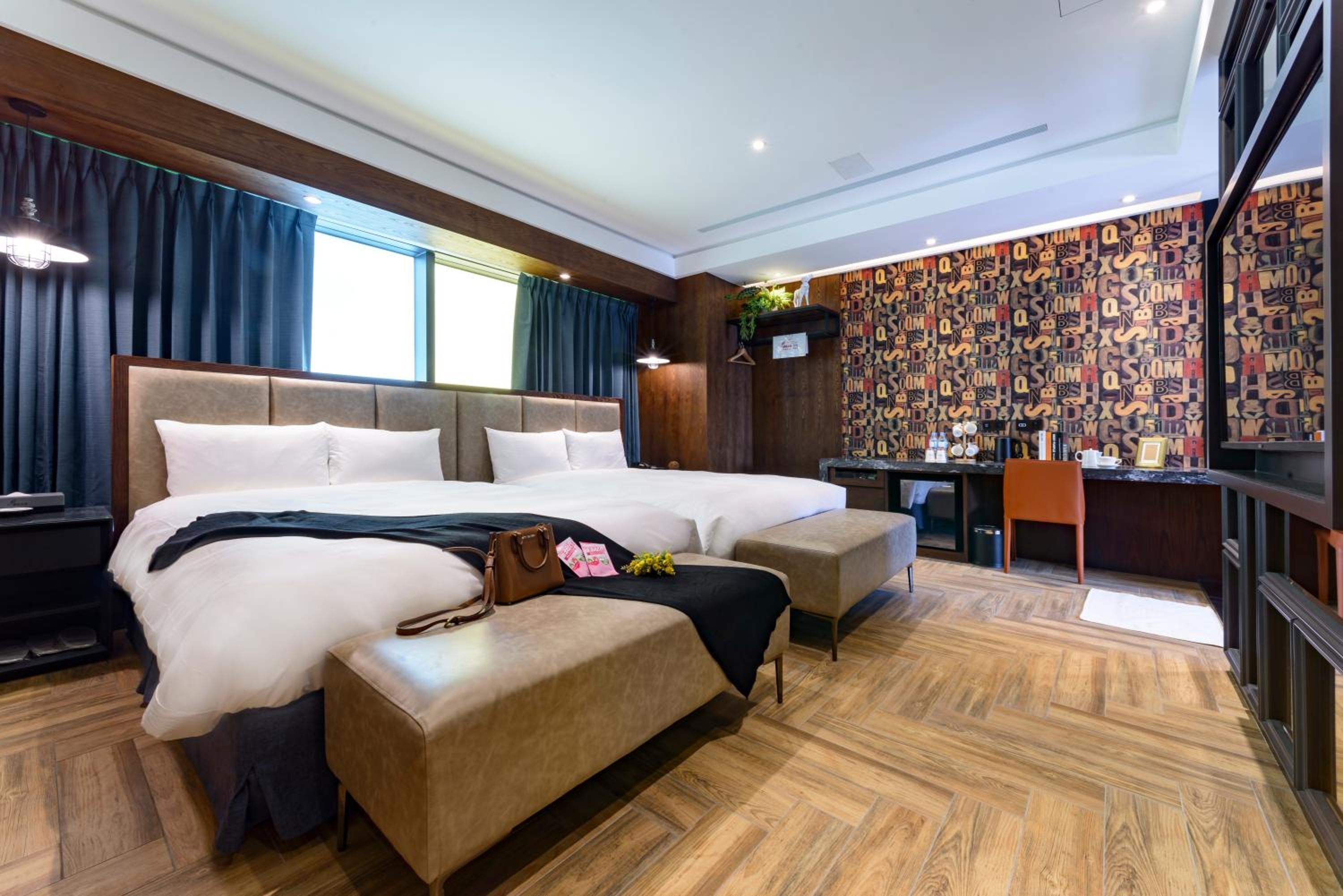 Check-in after 18:00 - Standard Quadruple Room - Photo 9