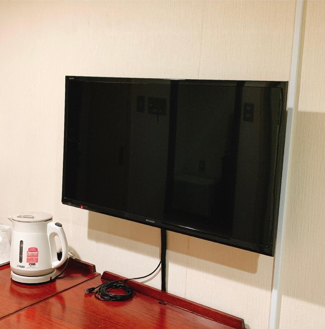 Small Double Room - Smoking - Photo 4