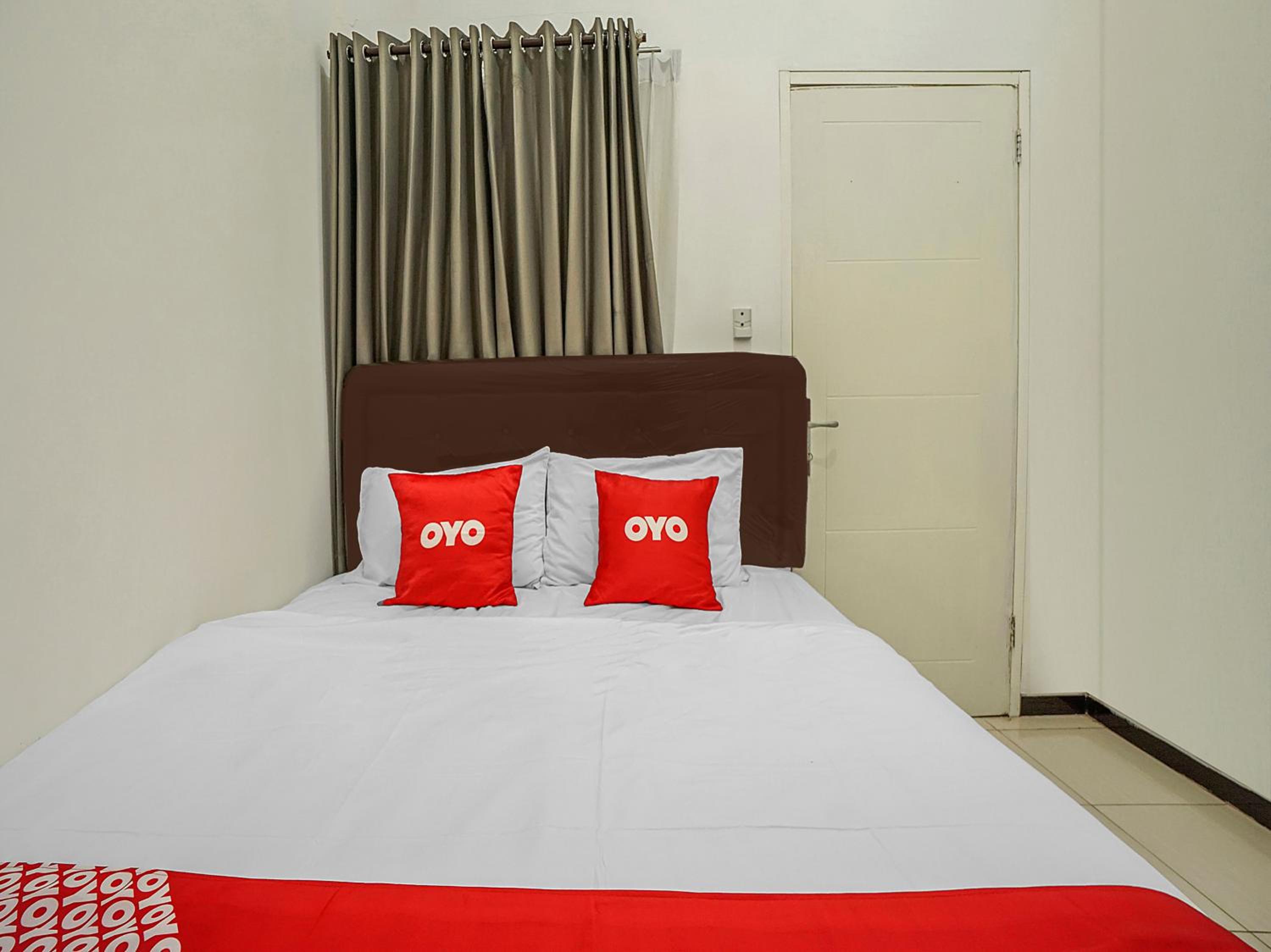 Standard Double Room - Photo 9