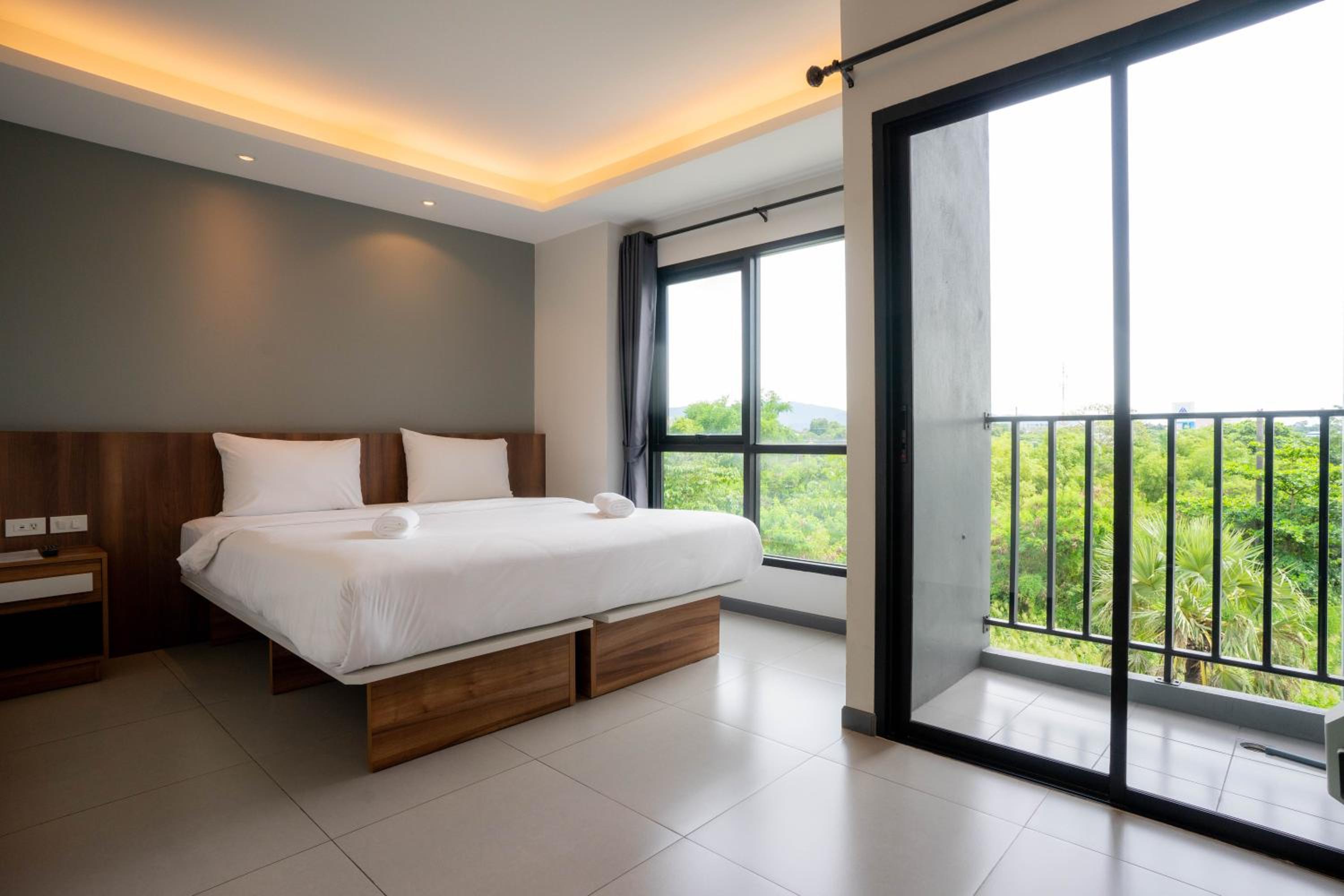 Superior King Room - Photo 1