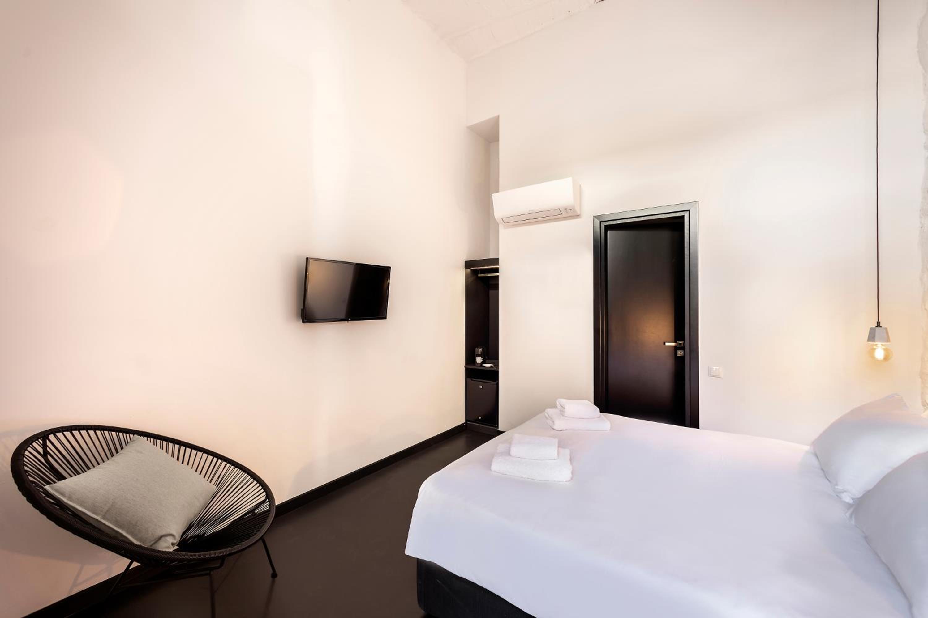 Budget Double Room photo 2