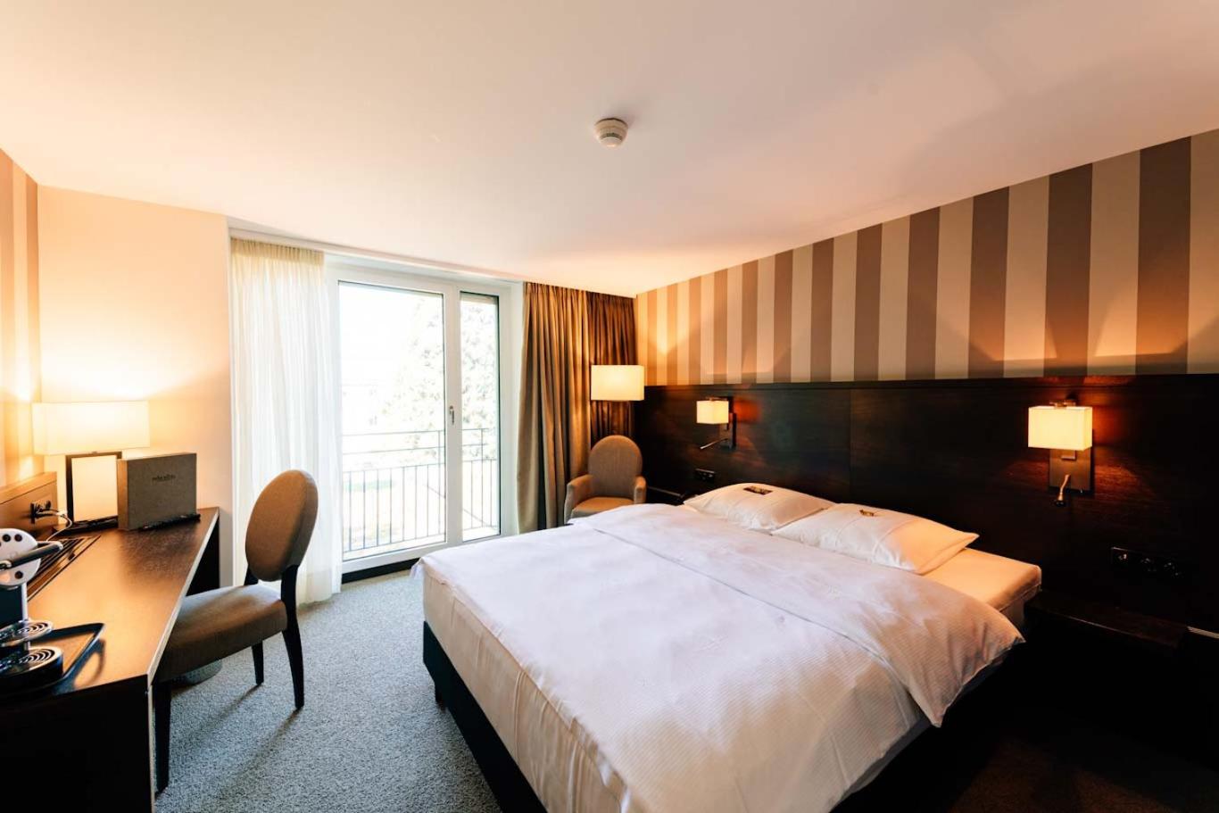 Deluxe Room - Photo 6